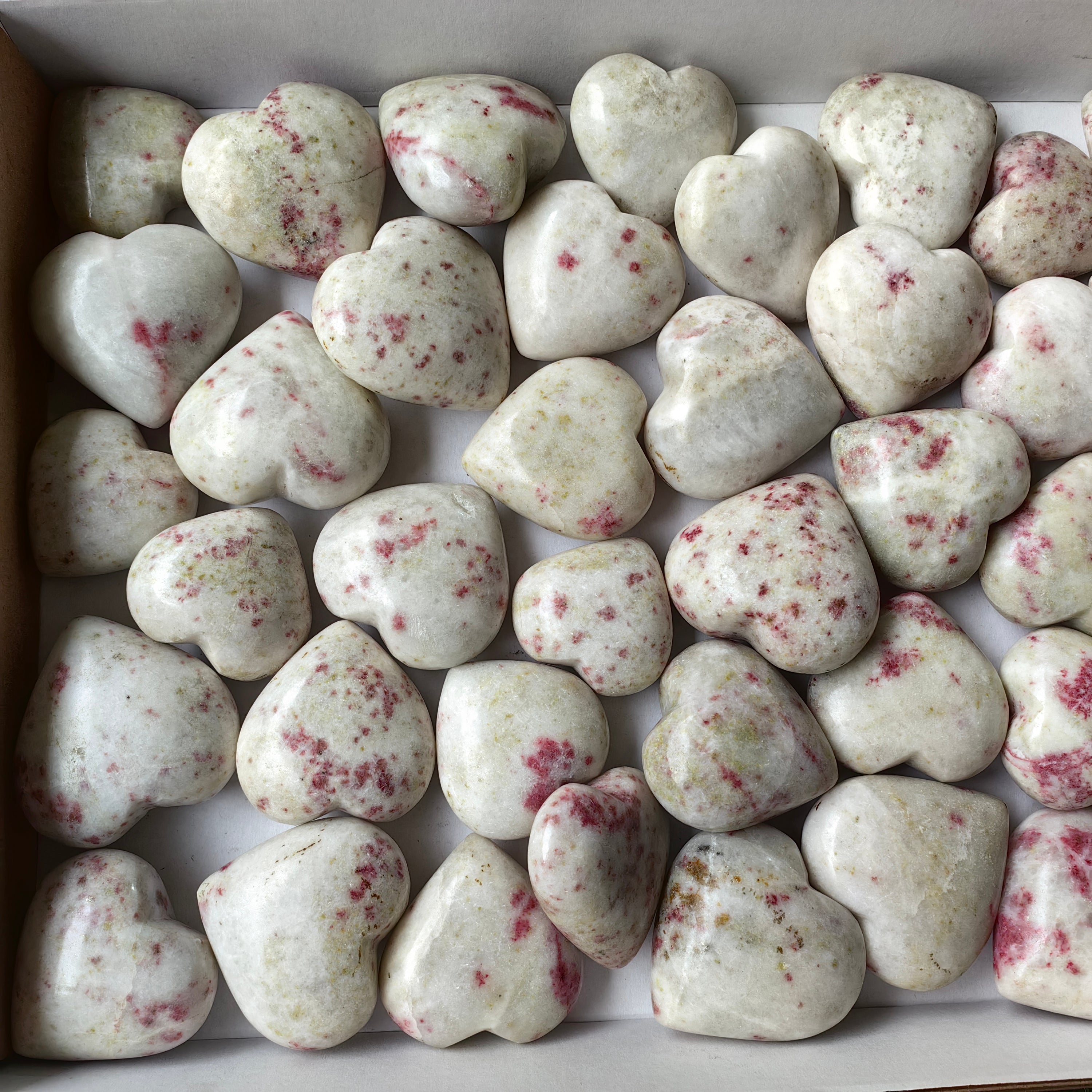 Lot 41 pcs Cinabrite Heart