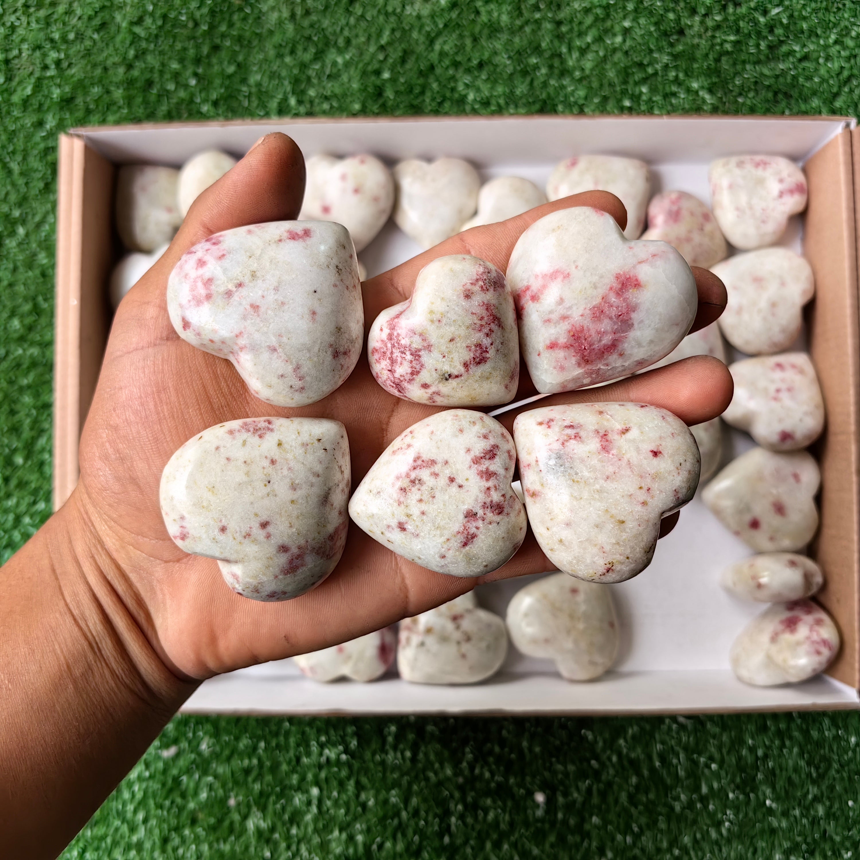 Lot 41 pcs Cinabrite Heart