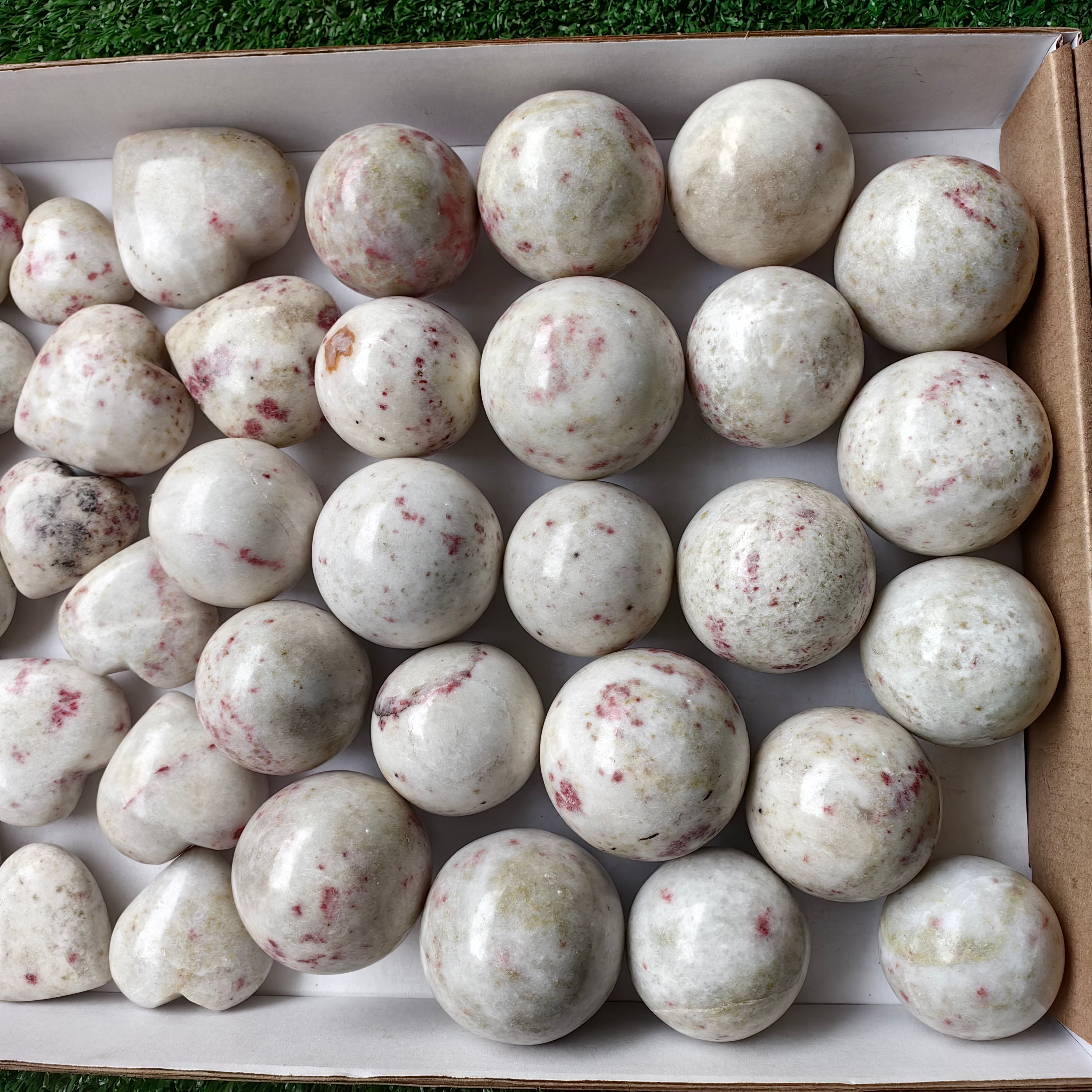 Lot 36 pcs Cinabrite Heart and Sphere