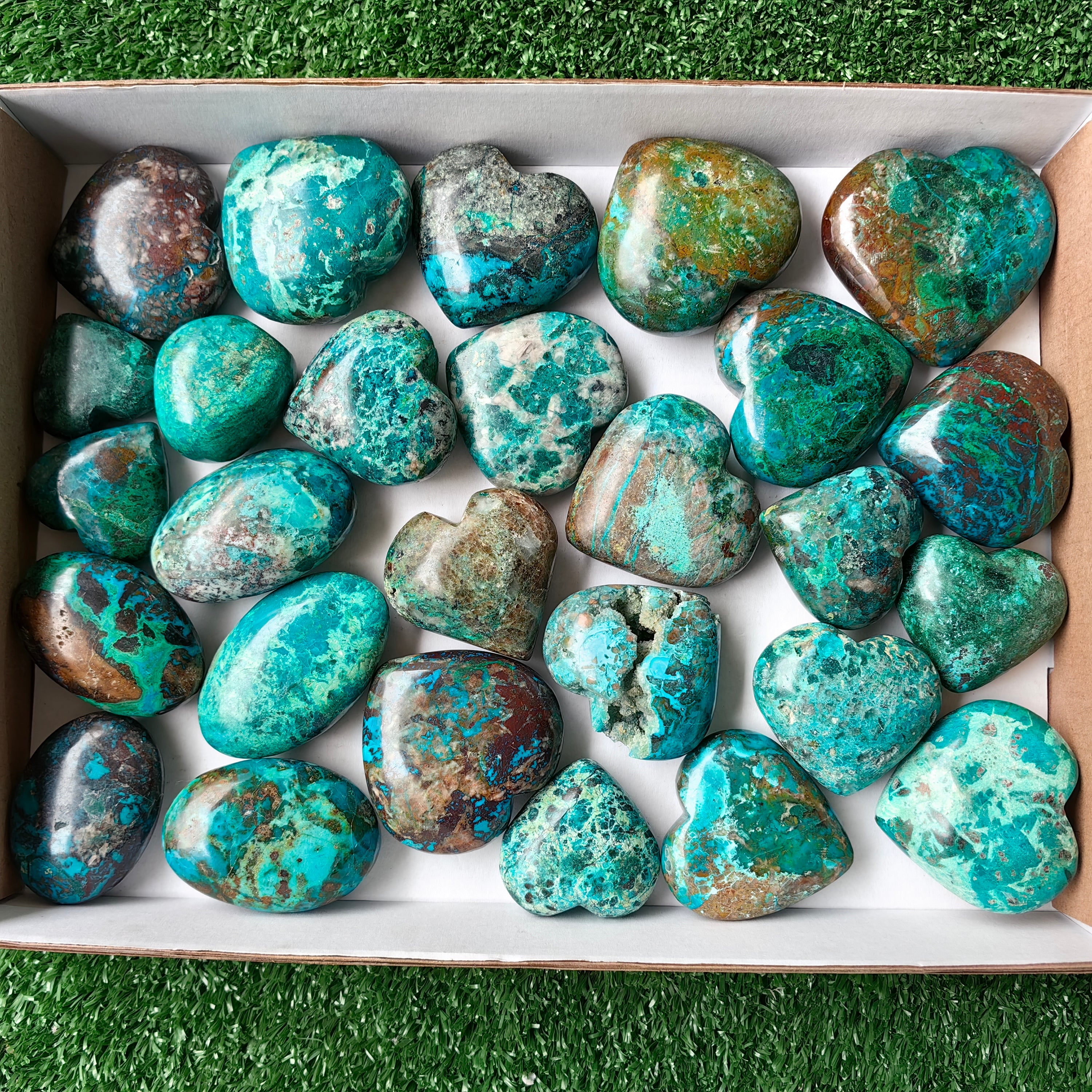 Lot 26 pcs Chrysocolla Palm and Heart