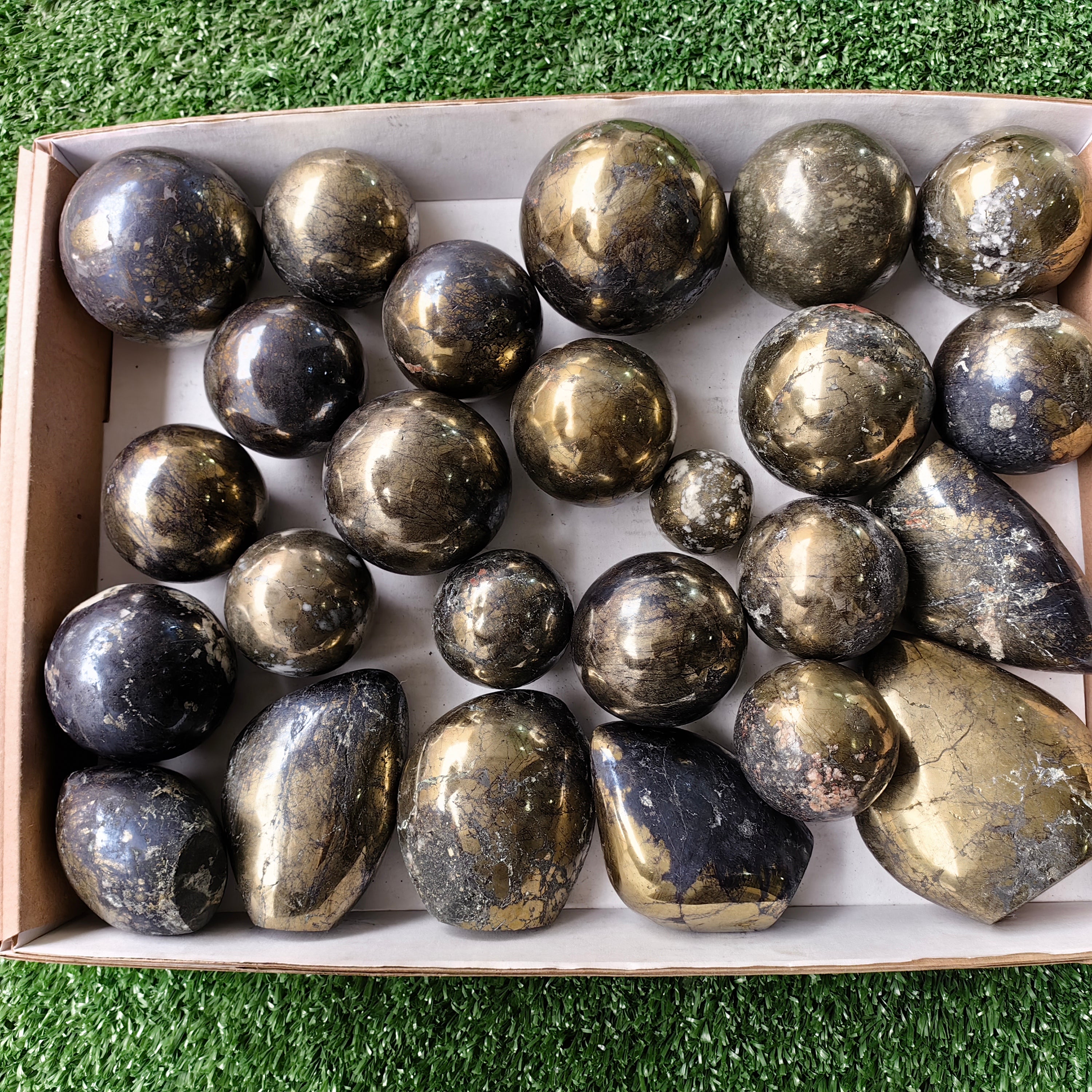 Lot 25 pcs Covellite on Chalcopyrite Sphere and Flame