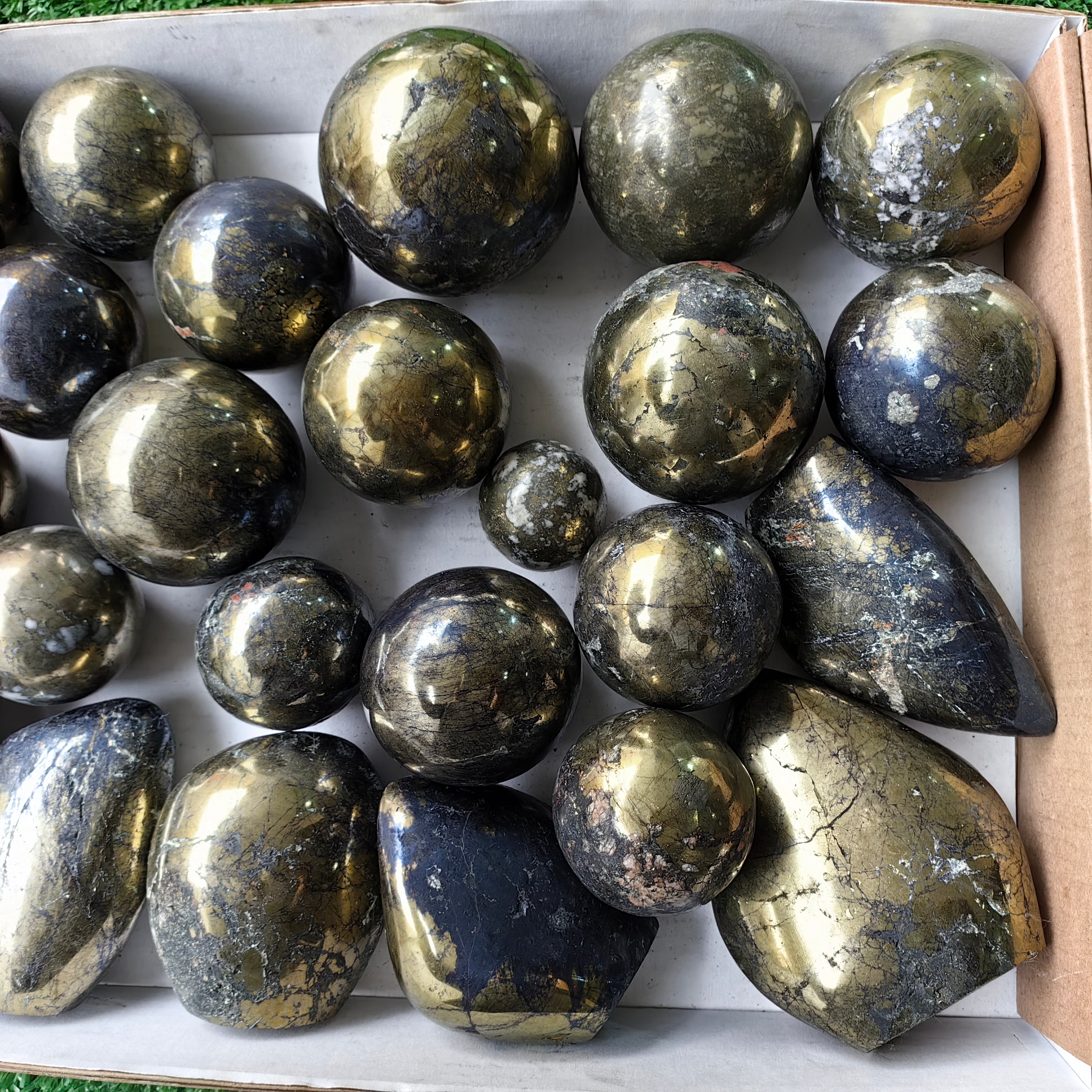 Lot 25 pcs Covellite on Chalcopyrite Sphere and Flame