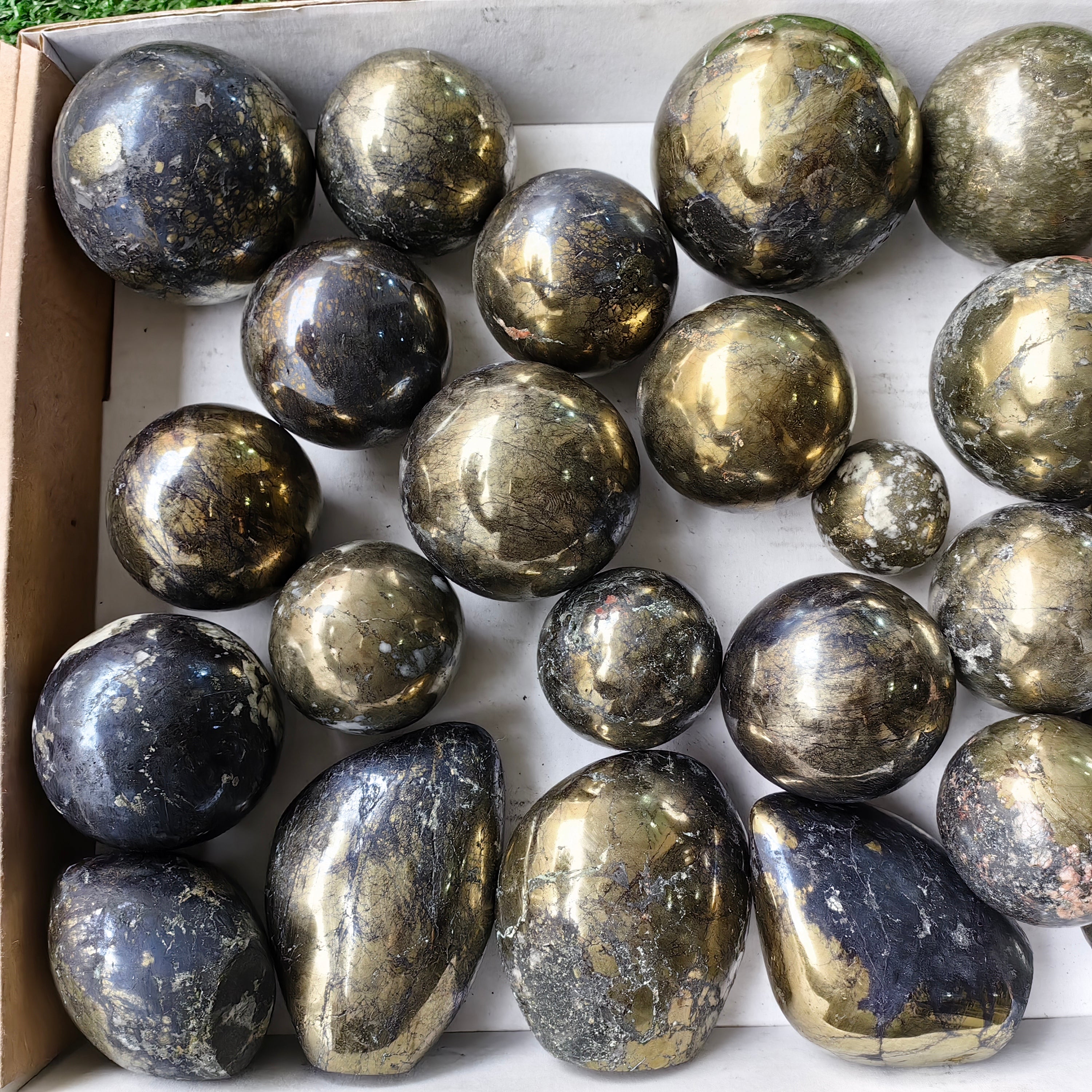 Lot 25 pcs Covellite on Chalcopyrite Sphere and Flame