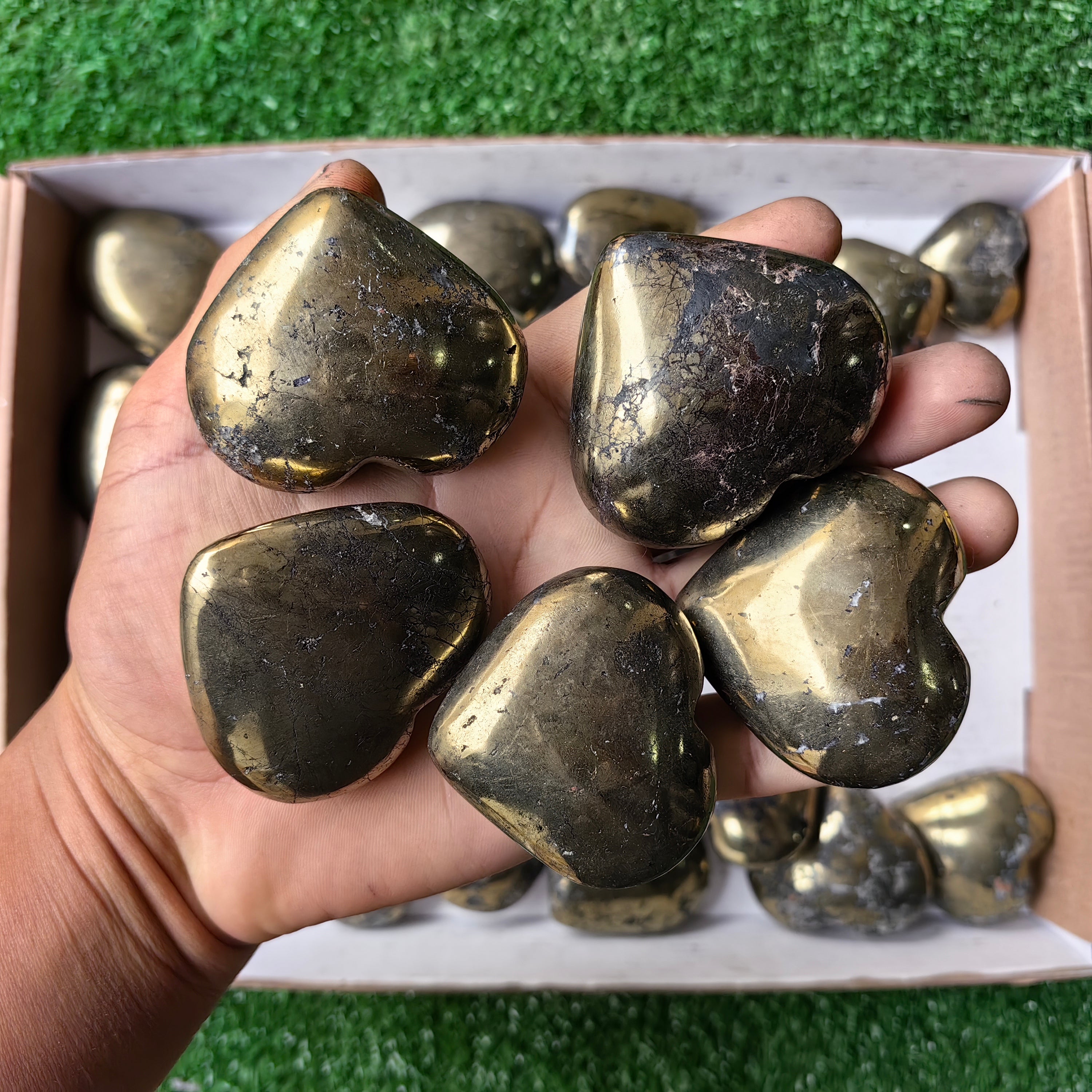 Lot 32 pcs Covellite on Chalcopyrite Palm and Heart