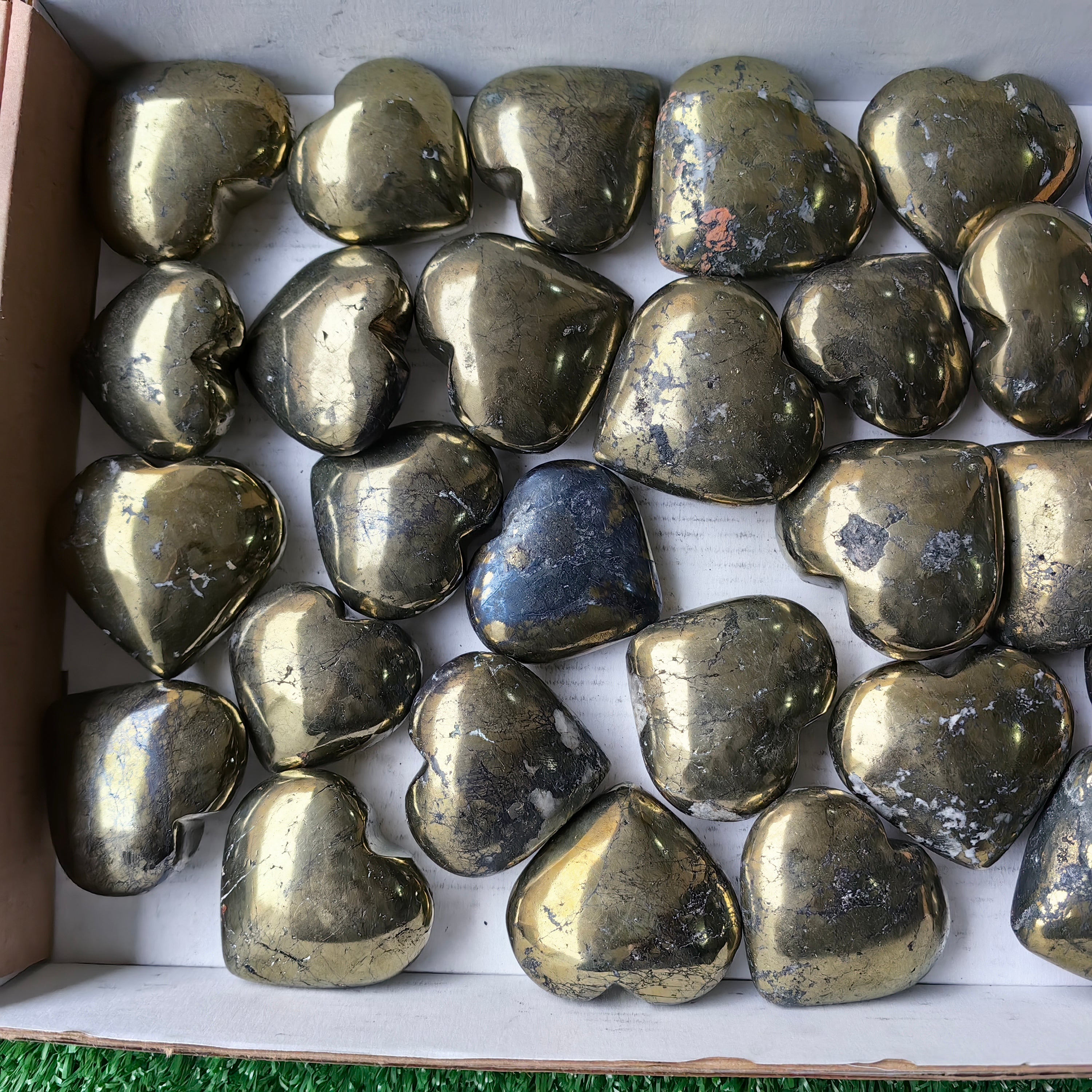 Lot 28 pcs Covellite on Chalcopyrite Heart