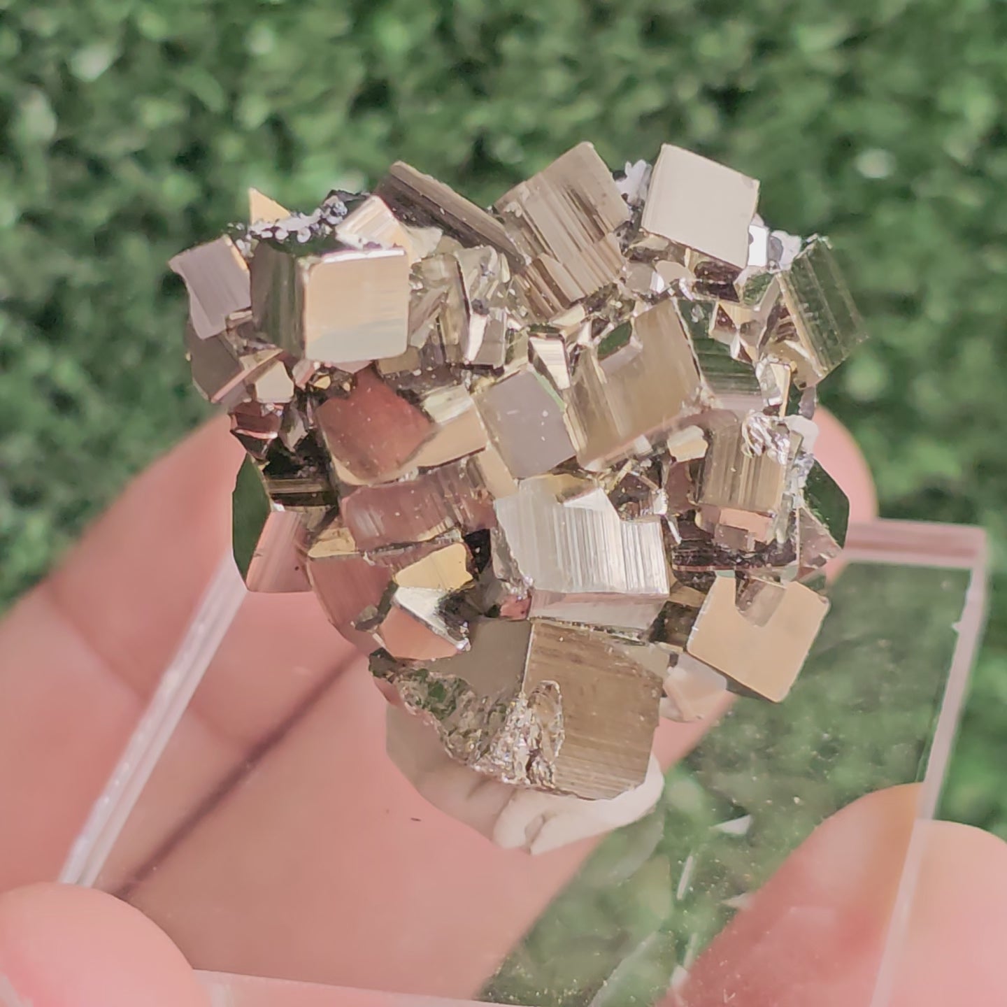 Load video: Pyrite Cubic