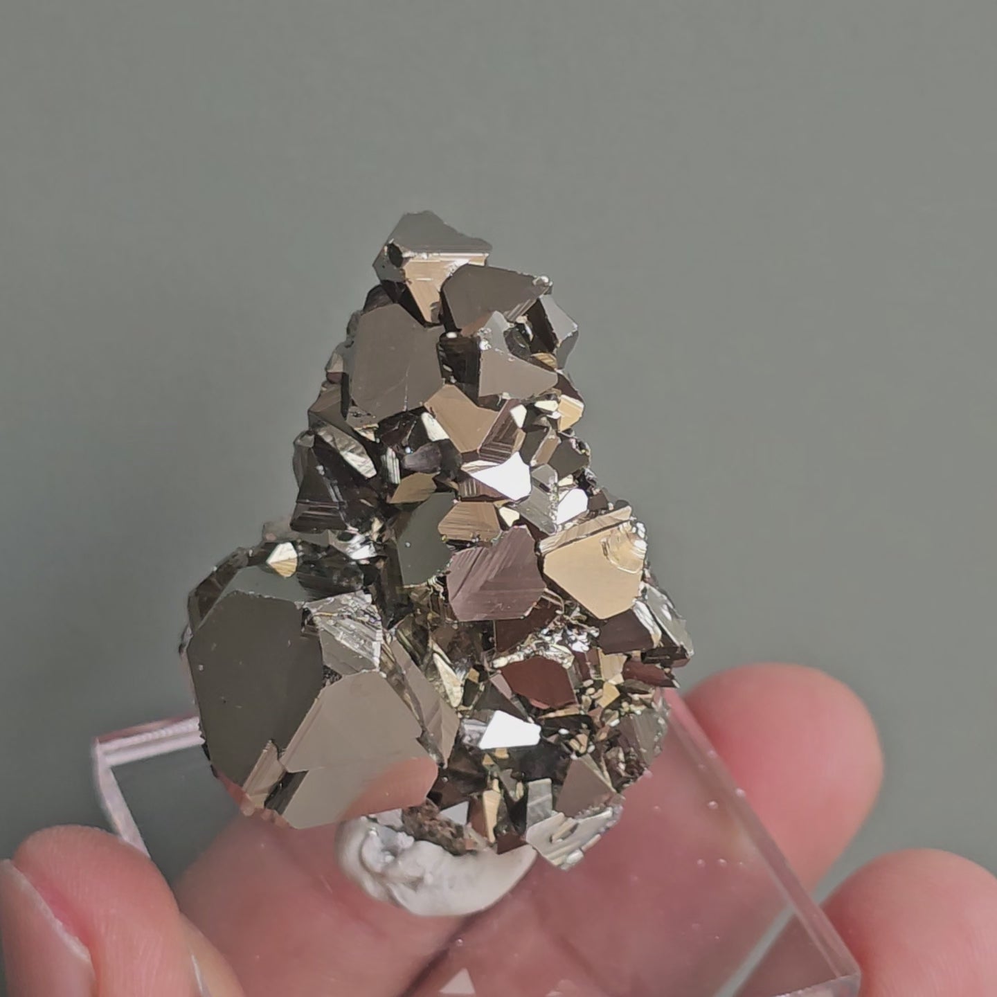 Load video: pyrite octahedral