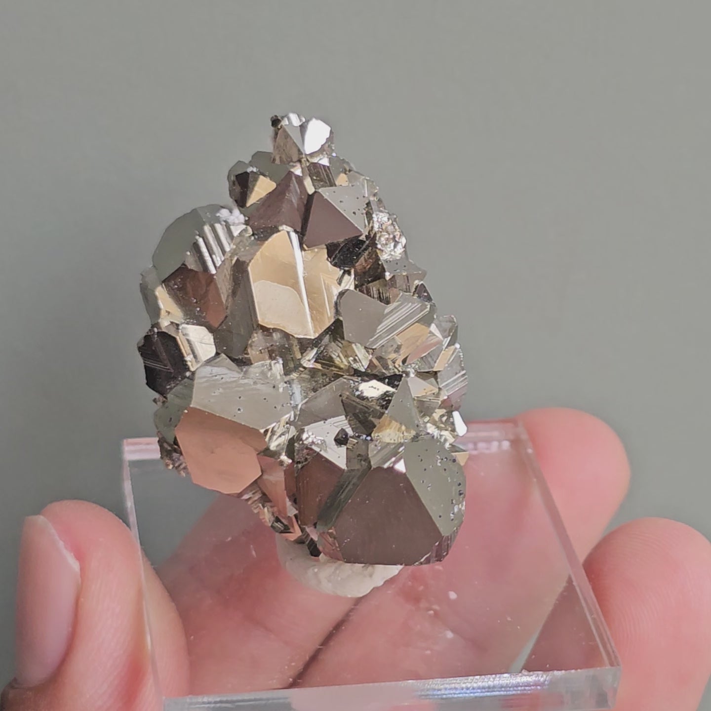 Load video: pyrite octahedral