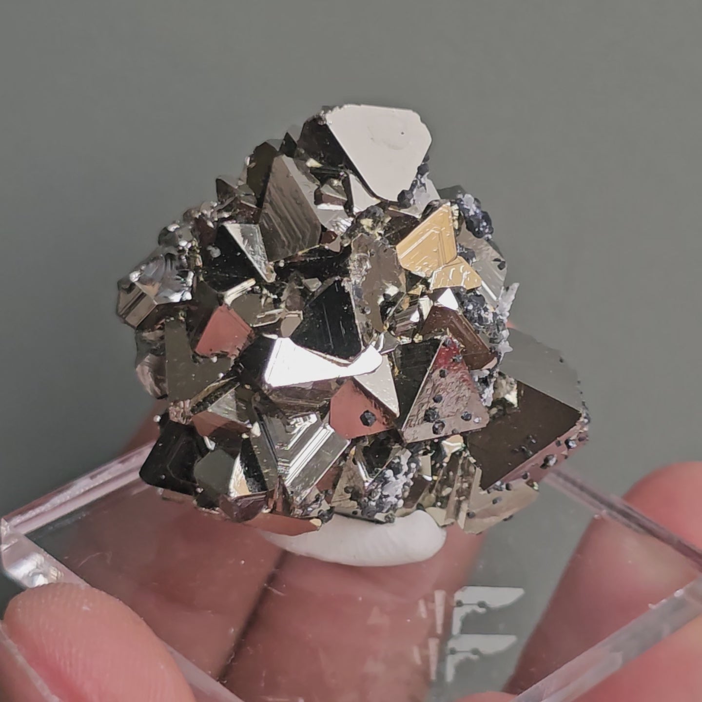 Load video: pyrite octahedral