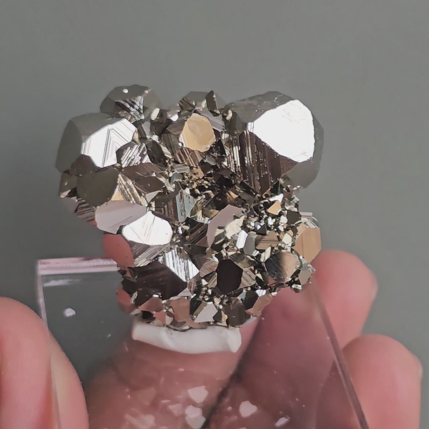 Load video: pyrite octahedral