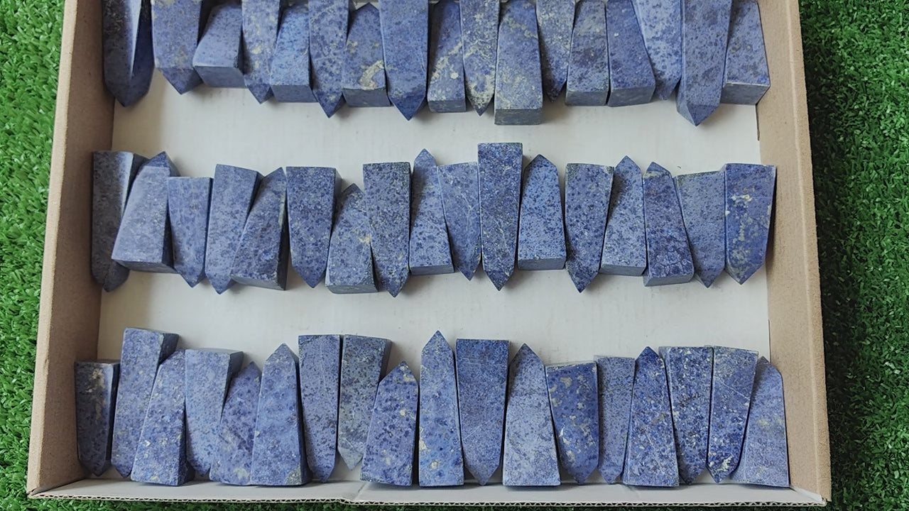 Load video: Lot 52 pcs Dumortierite Tower*