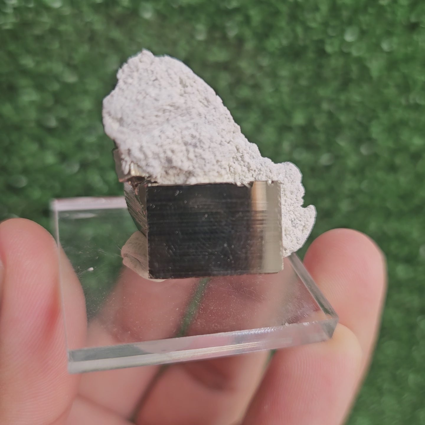 Load video: Pyrite Cubic