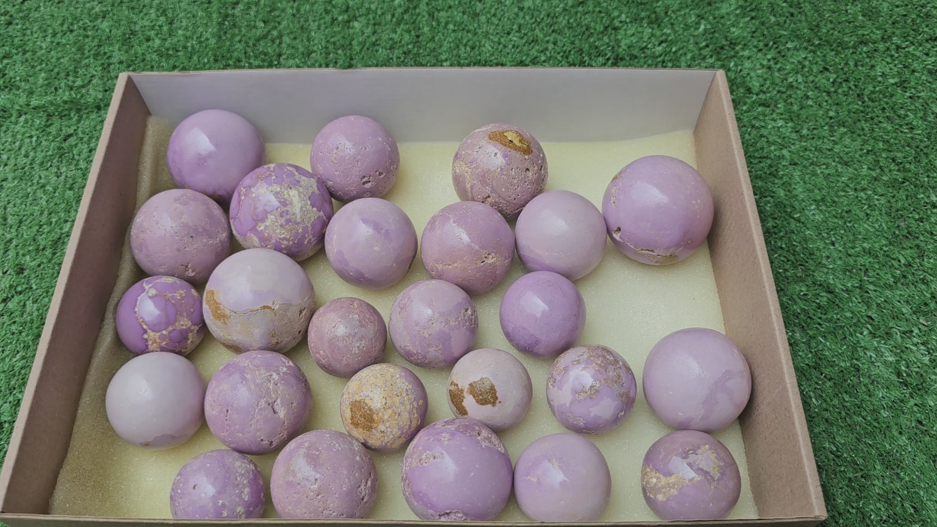 Load video: Lot 25 spheres Phosphosiderite***