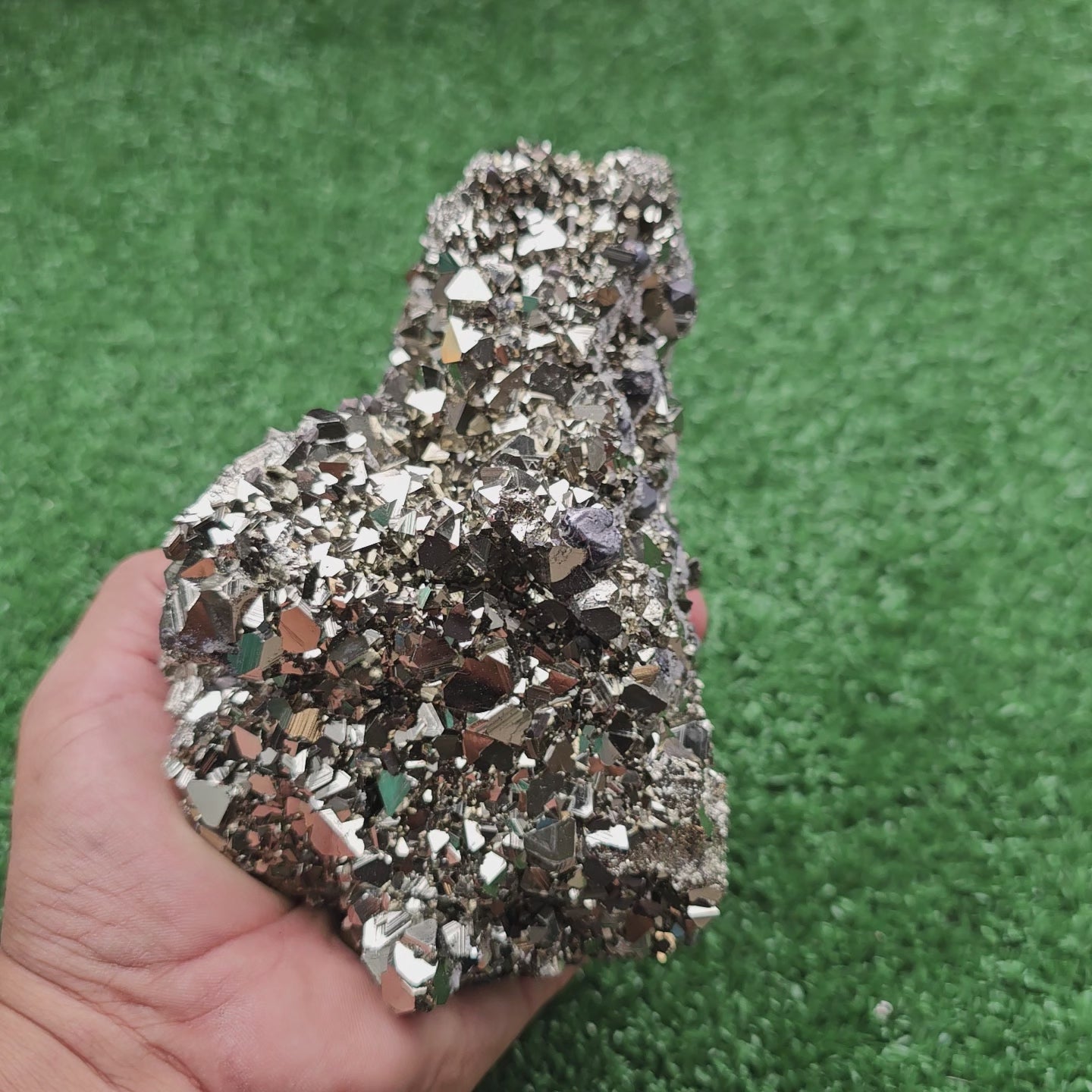 Load video: pyrite Octahedral