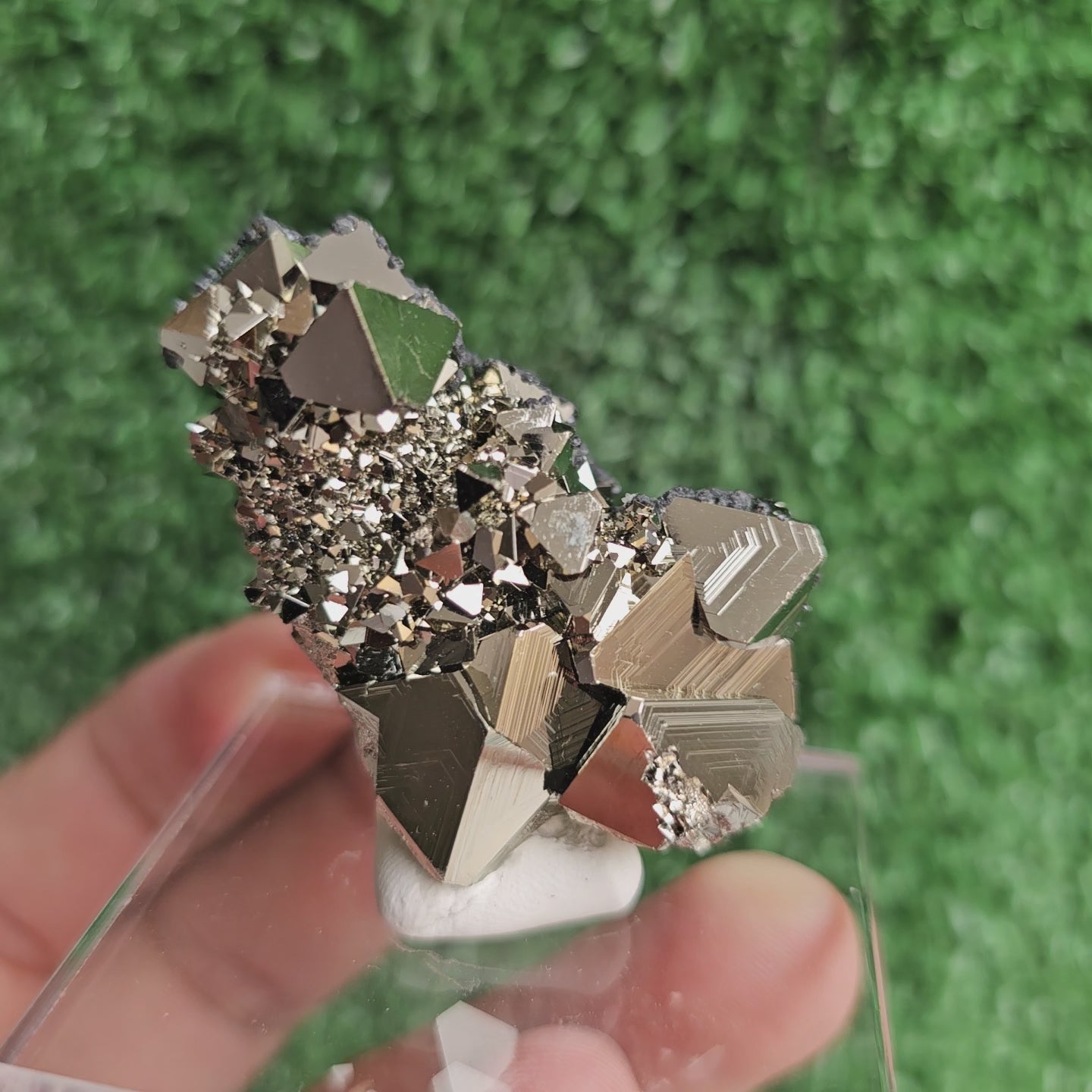 Load video: Pyrite octahedral