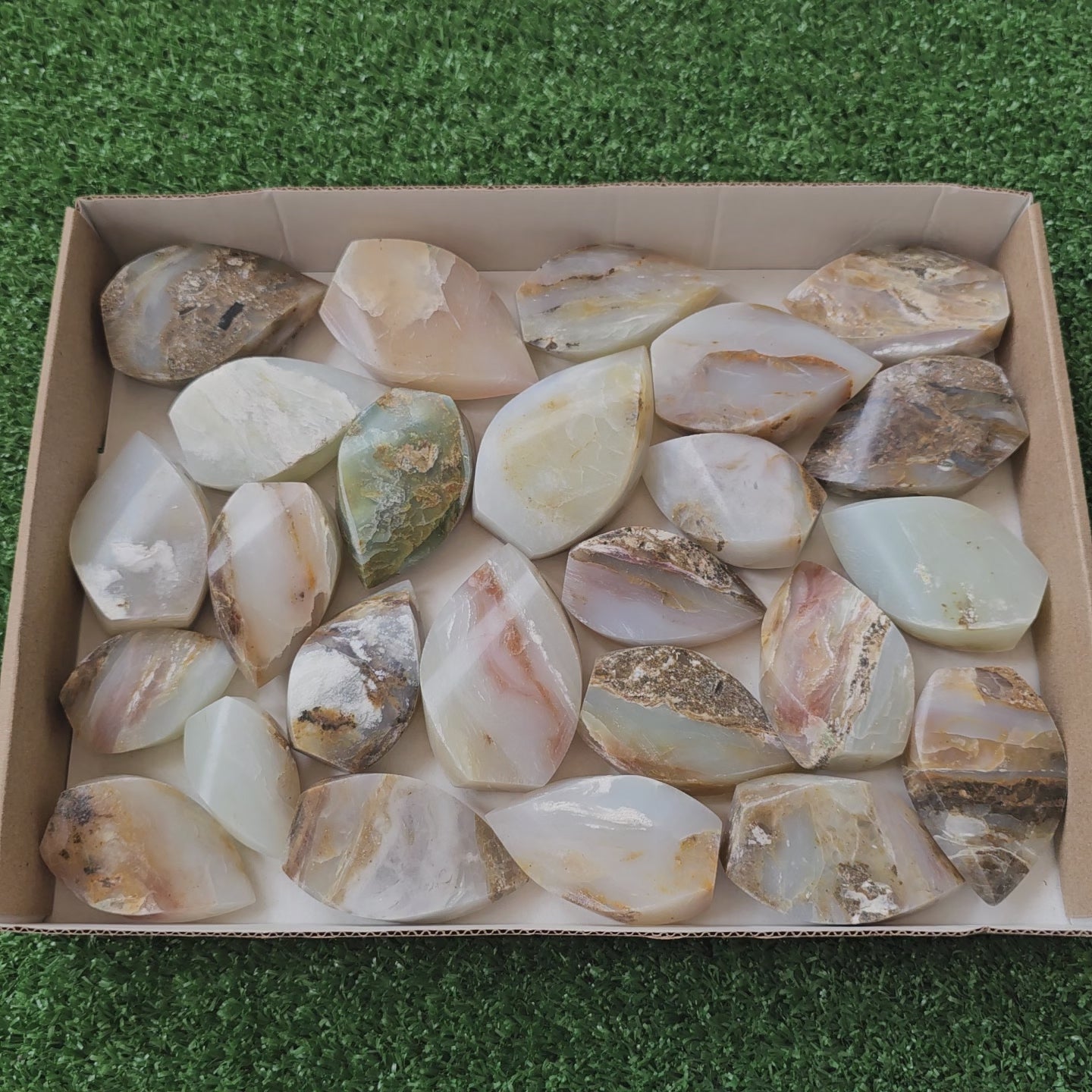 Load video: 25 pc blue opal flames