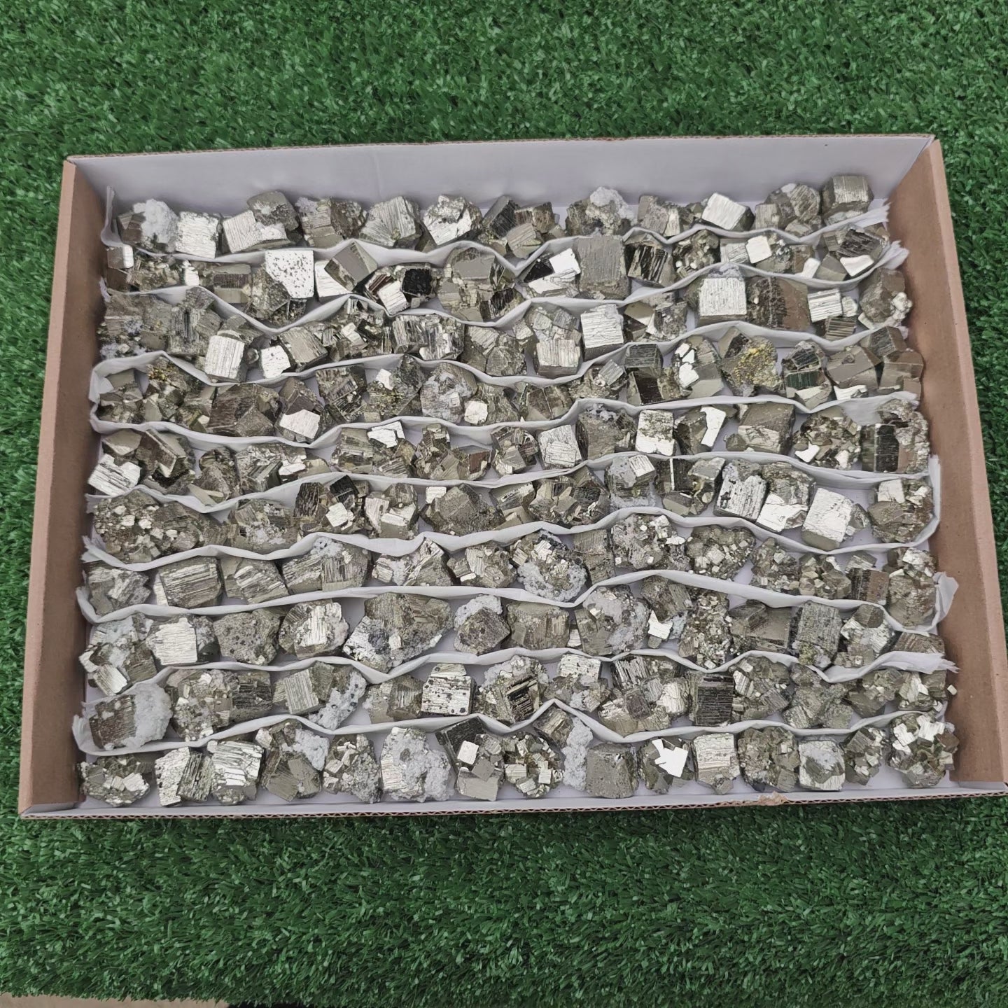 Load video: 130 pc pyrite Cubic box