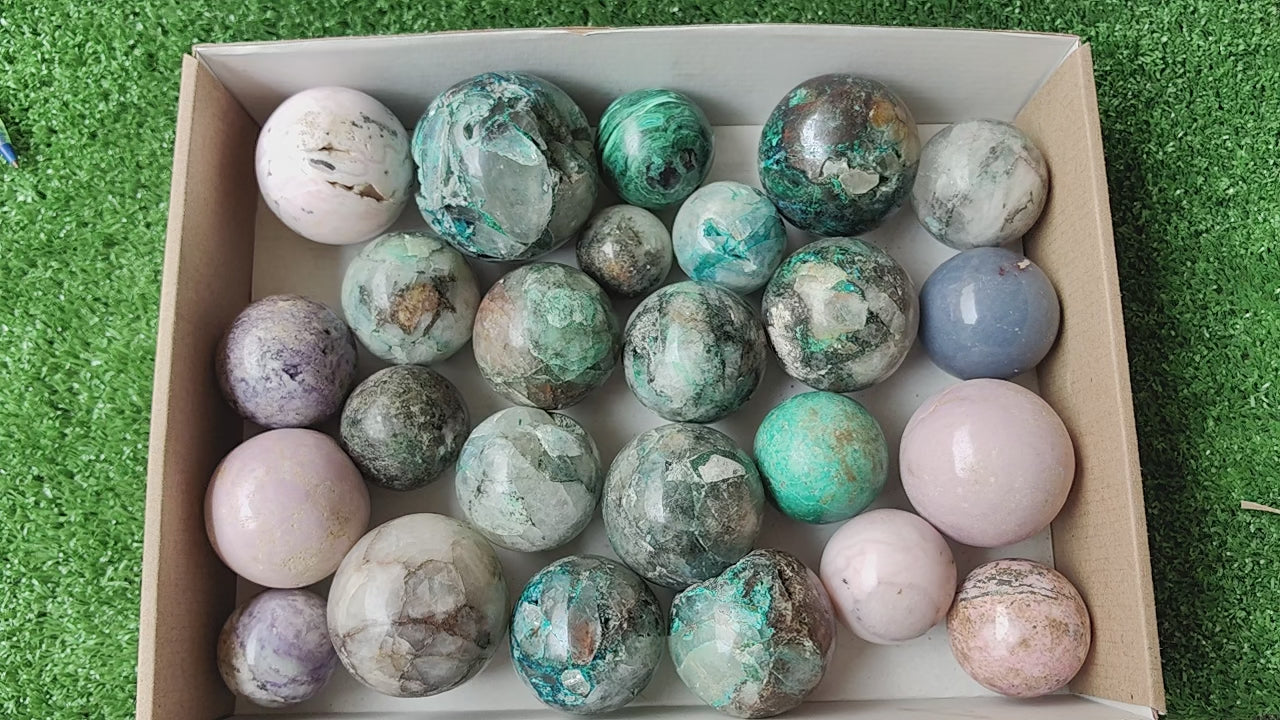 Load video: 20 pcs mixted stones spheres