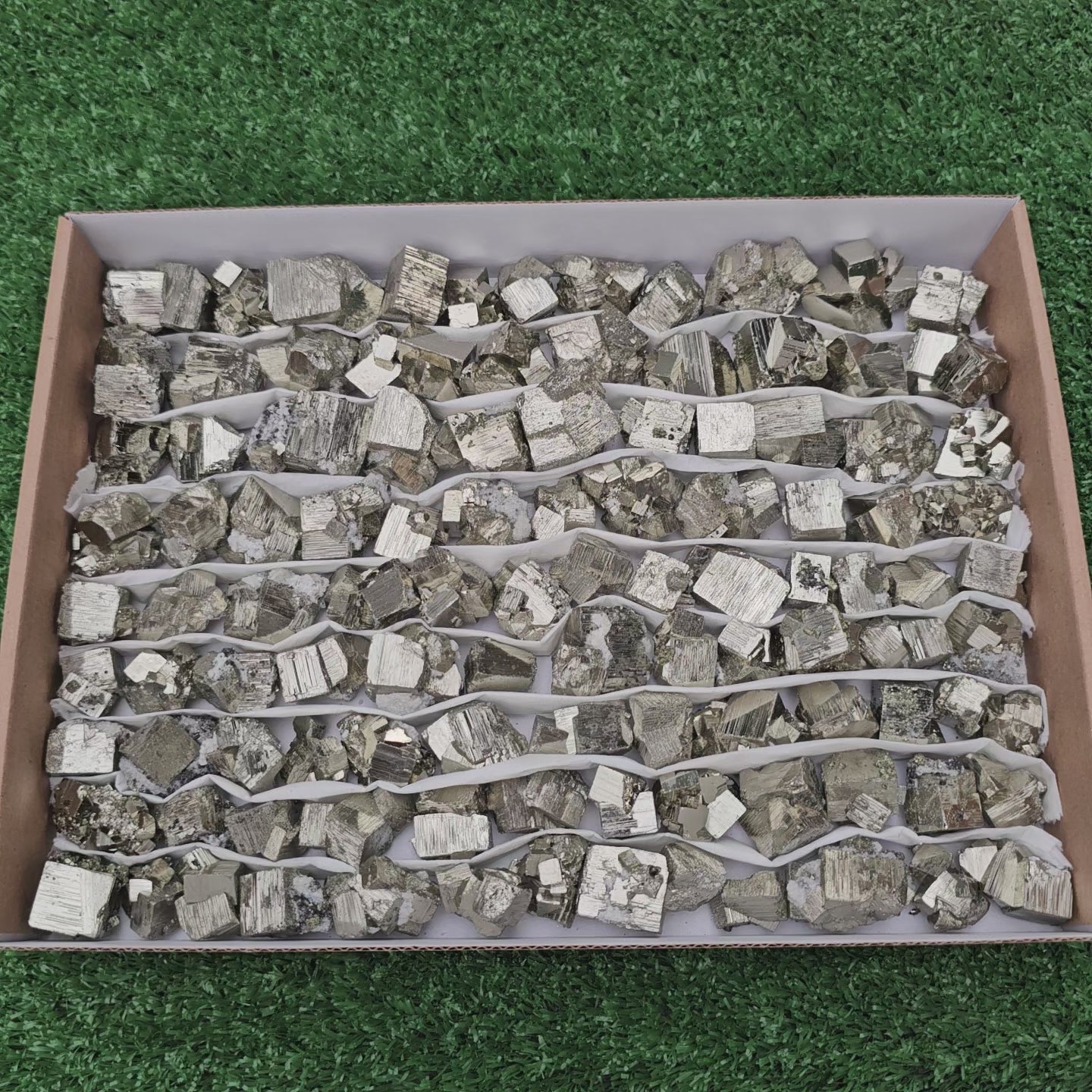 Load video: 107 pc pyrite Cubic