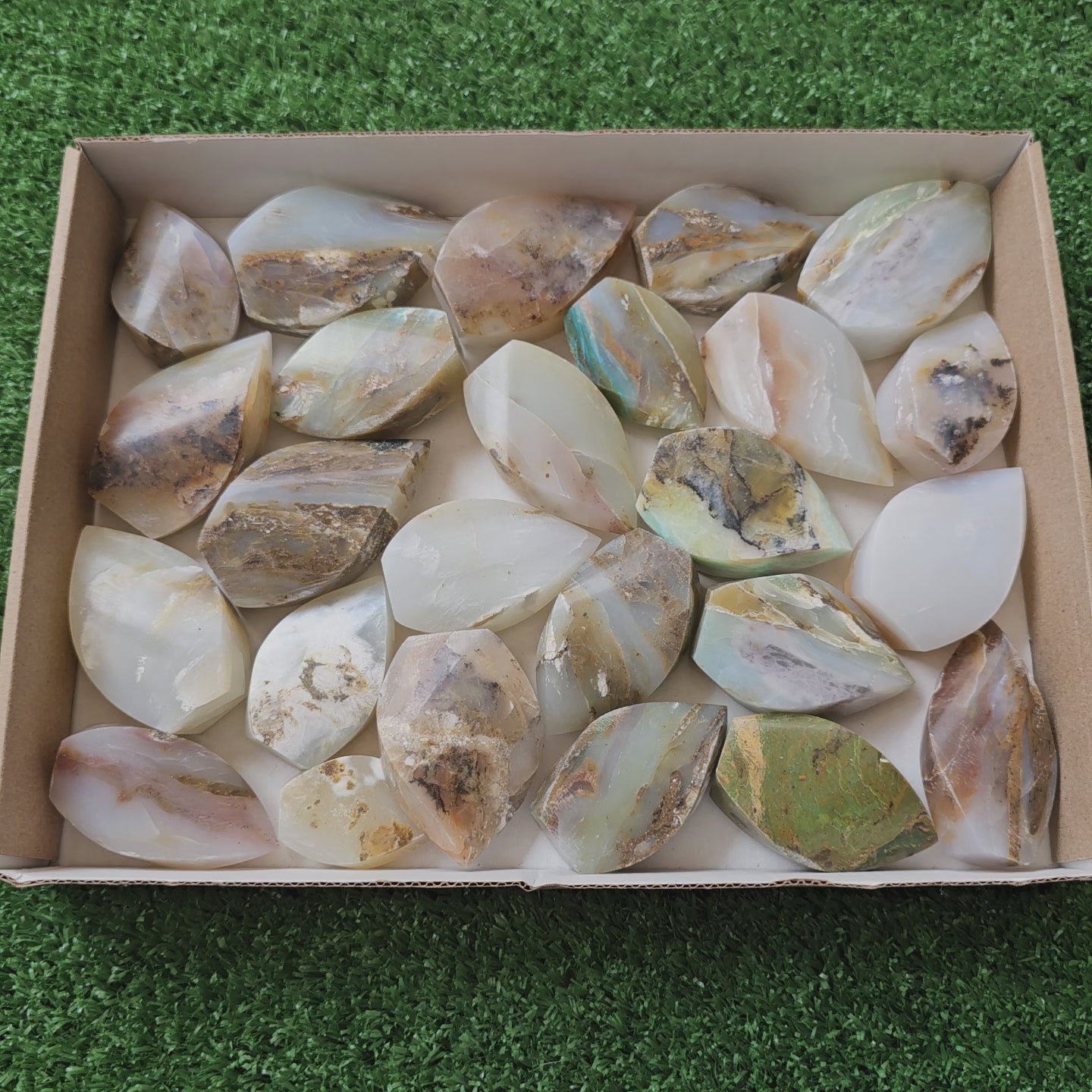 Load video: 25 pc blue opal flames