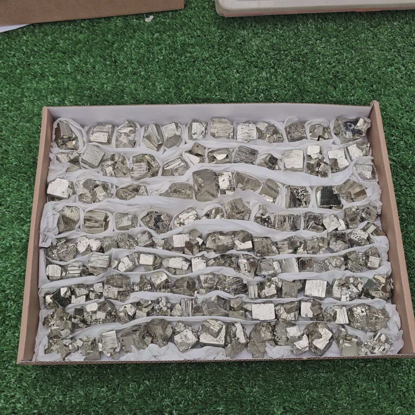 Load video: 119 pc pyrite Cubic
