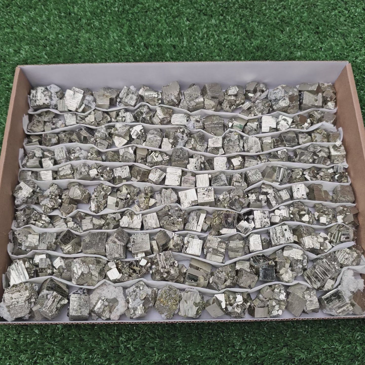 Load video: 156 pc pyrite Cubic box