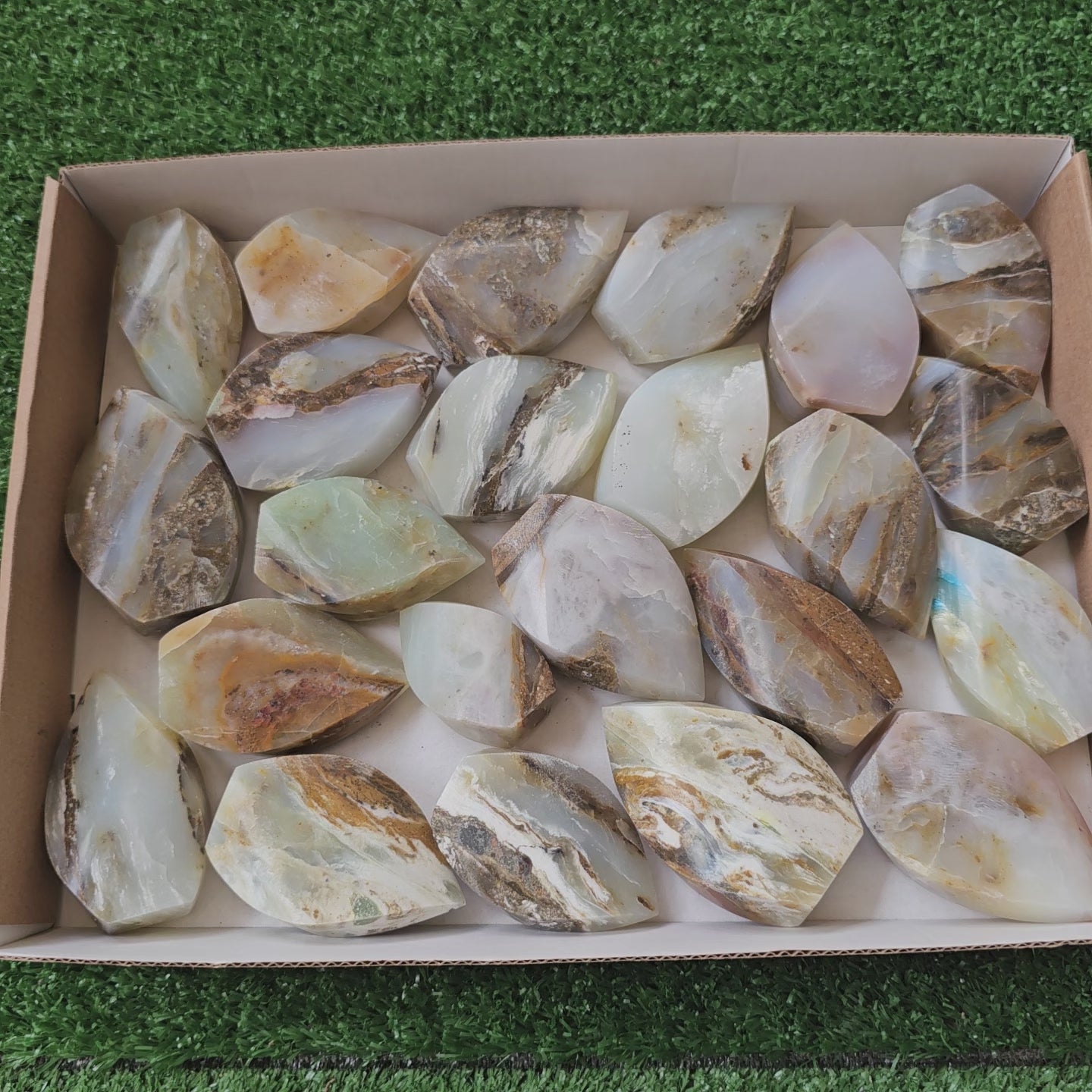 Load video: 23 pc blue opal flames