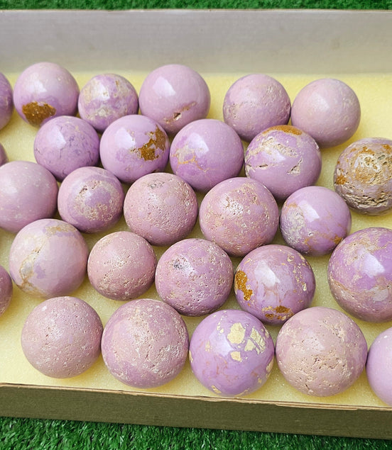 Lot 30 spheres Phosphosiderite****