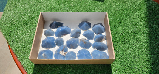 Lot 18 Slices with point Angelite**