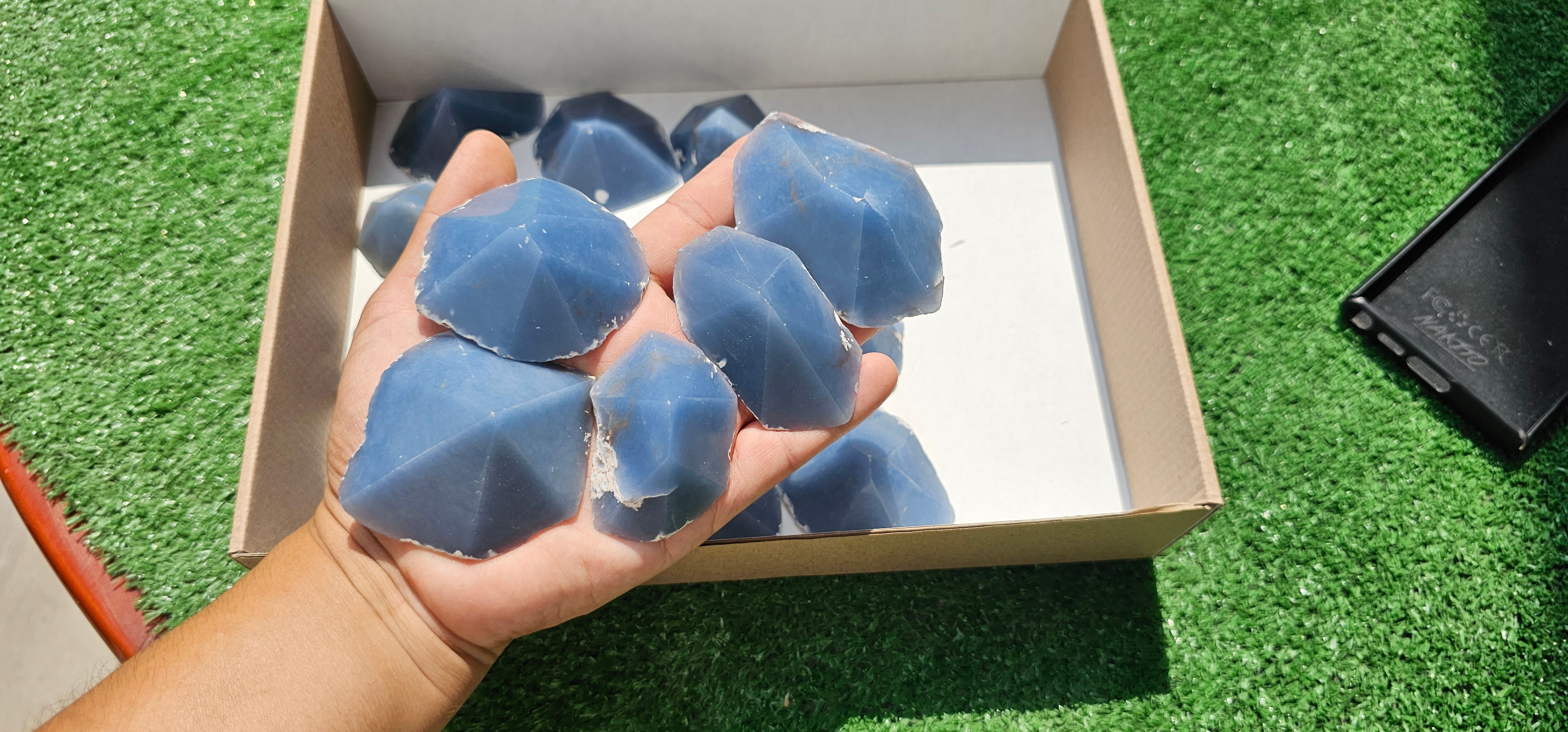 Lot 18 Slices with point Angelite**