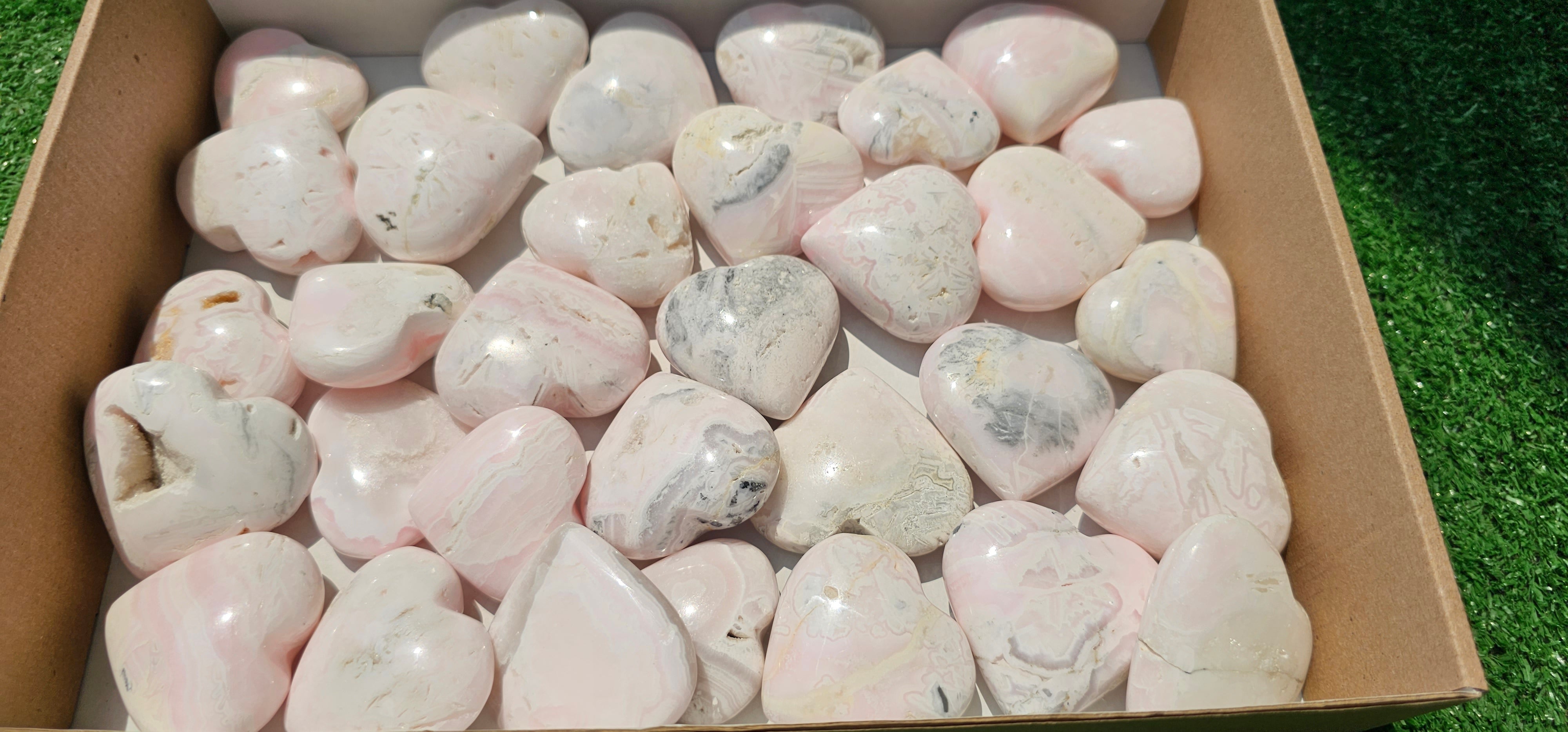 Lot 33 Hearts Mangano calcite drusy****