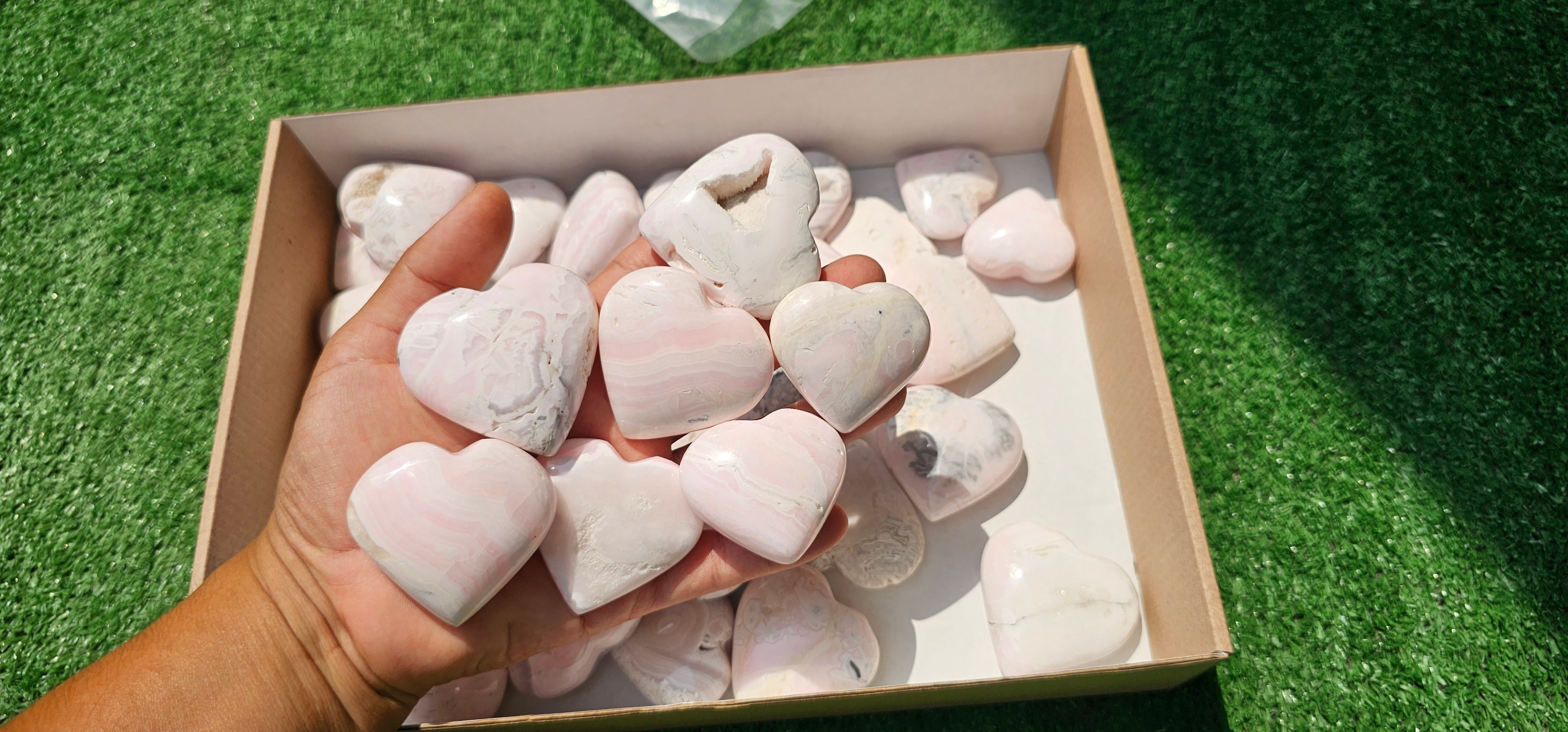 Lot 33 Hearts Mangano calcite drusy****