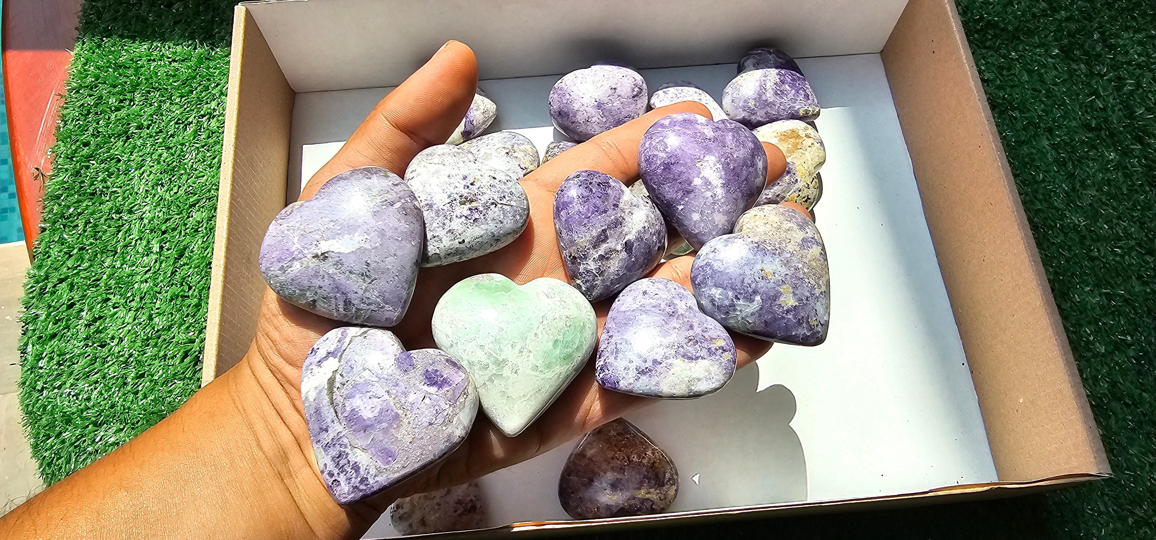 Lot 25 Hearts Bolivianite