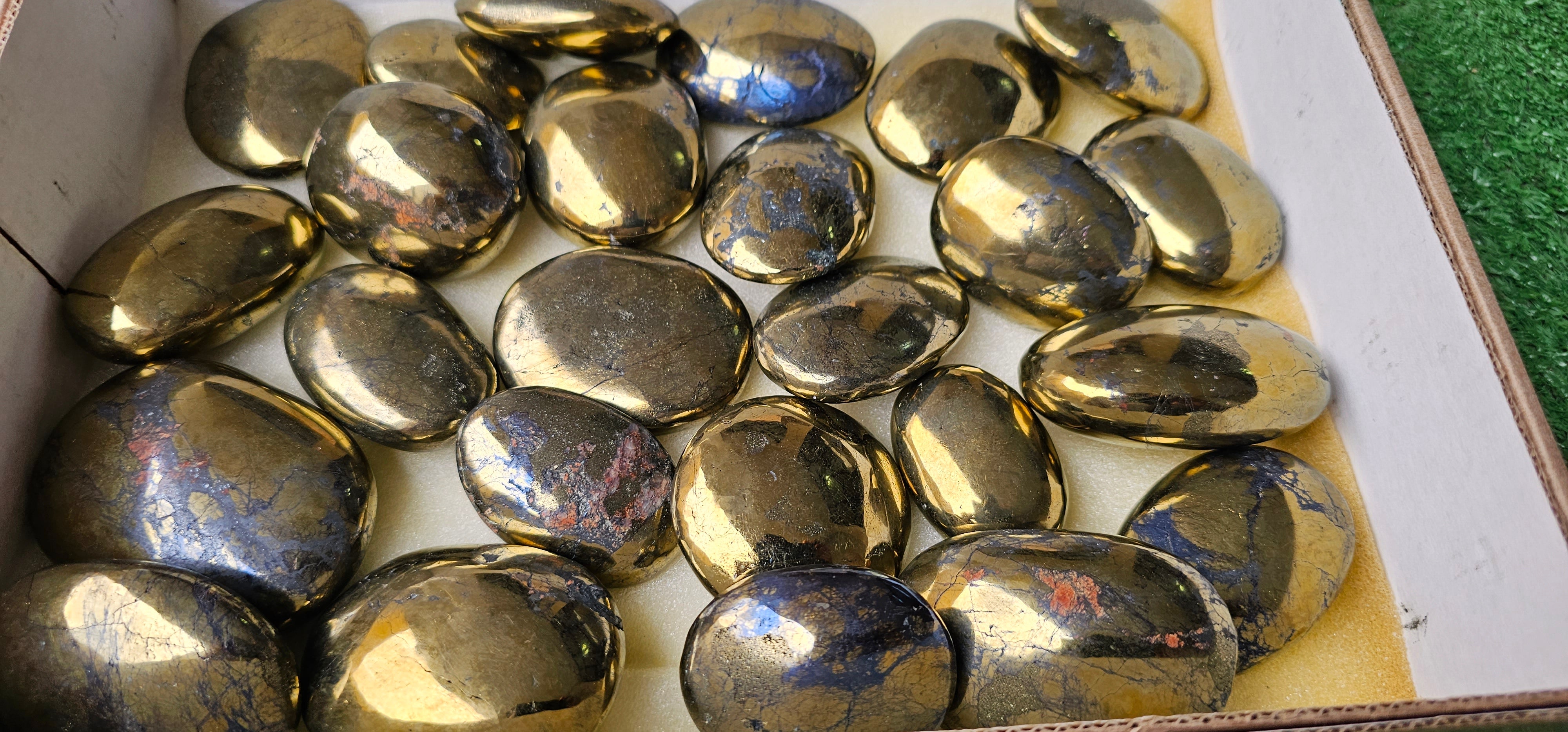 Lot 25 Chalcopyrite palm**