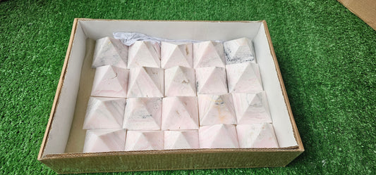 Lot 20 Mangano Calcite Pyramid