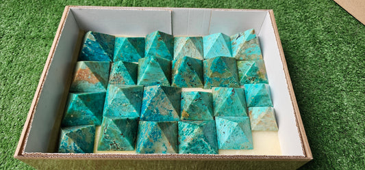 Lot 24 Peruvian Turquoise Pyramid