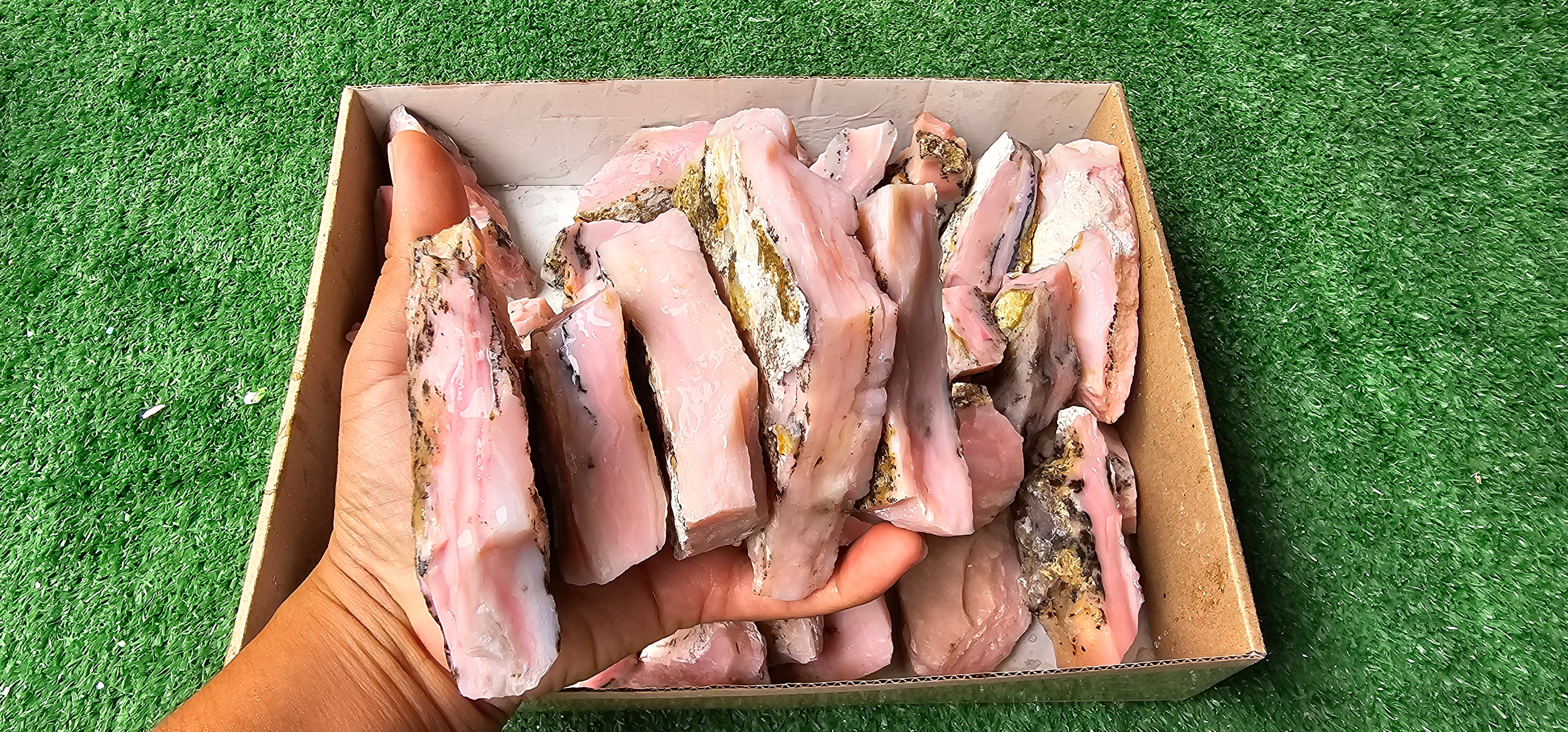 Lot 3 kg Pink Opal rough