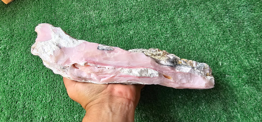 Pink Opal rough (1 pc)