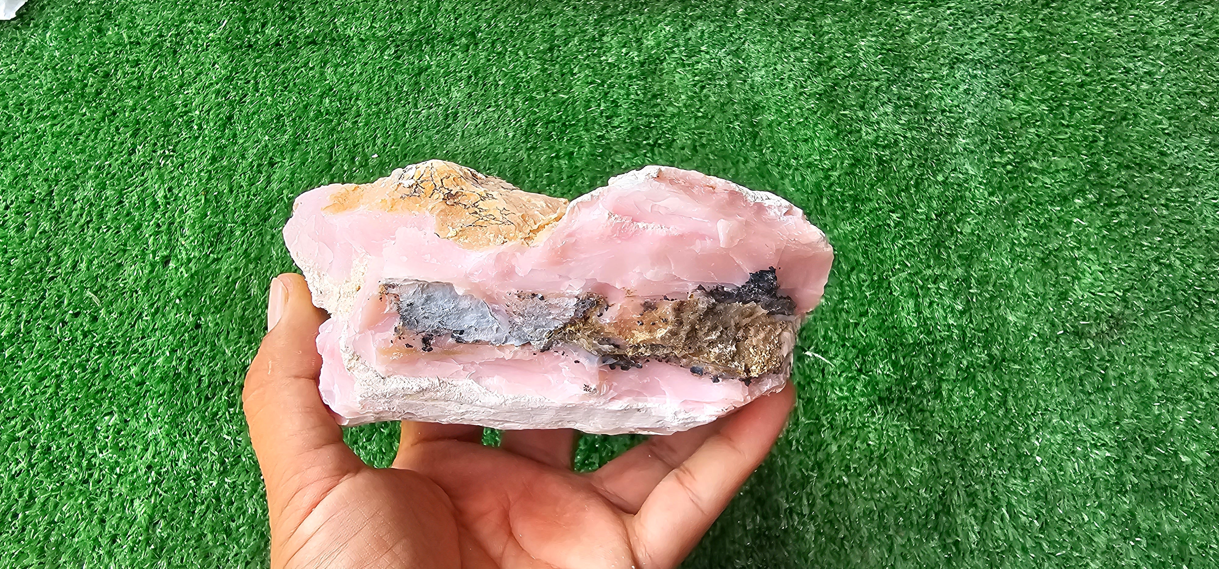 Pink Opal rough (1 pc)