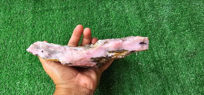 Pink Opal rough (1 pc)