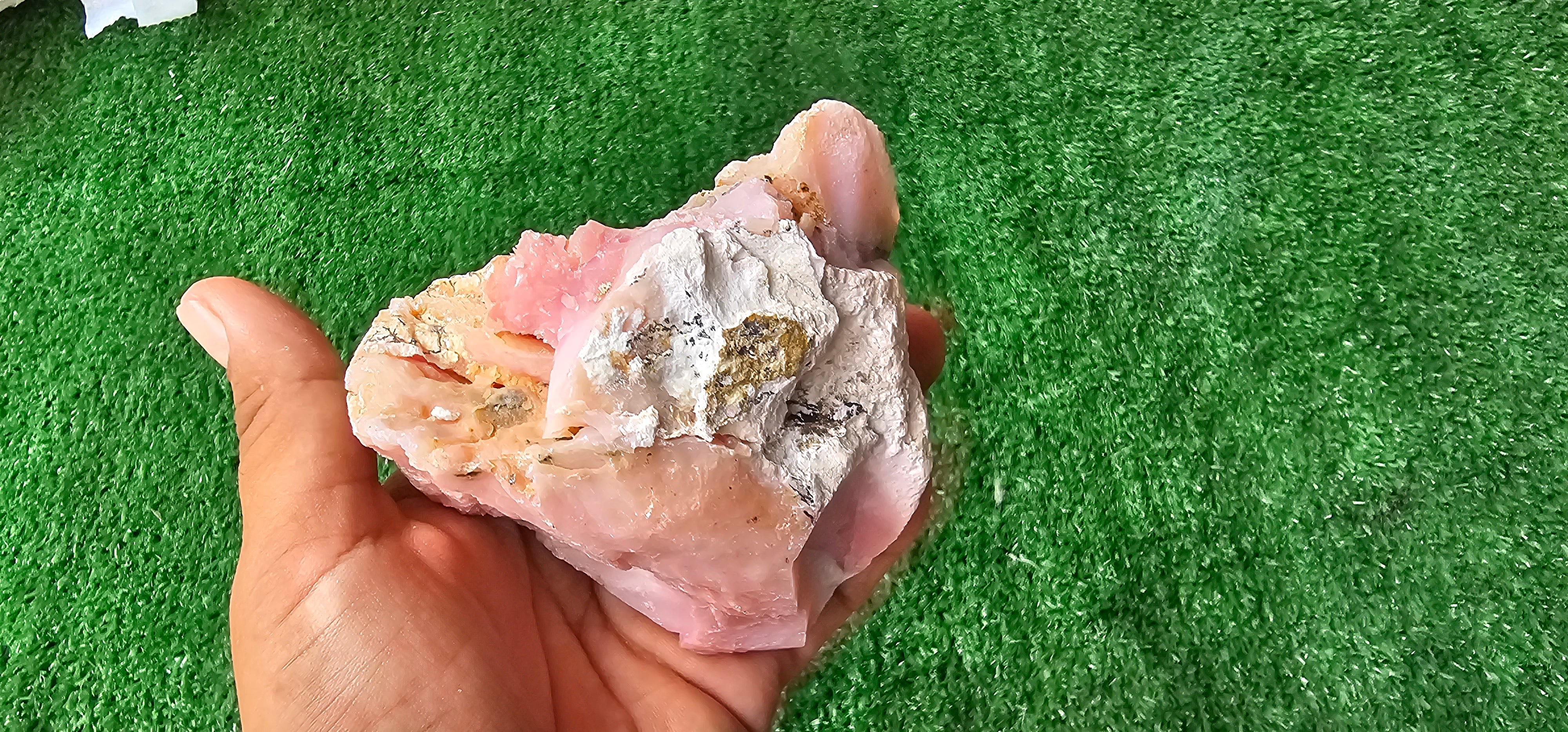 Pink Opal rough (1 pc)