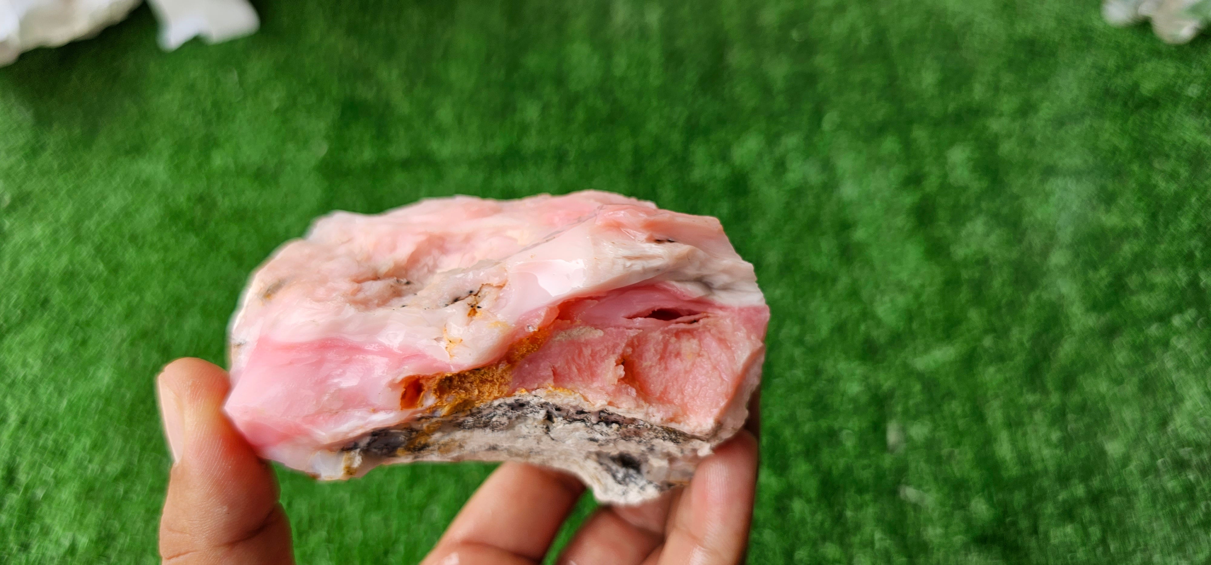 Pink Opal rough (1 pc)