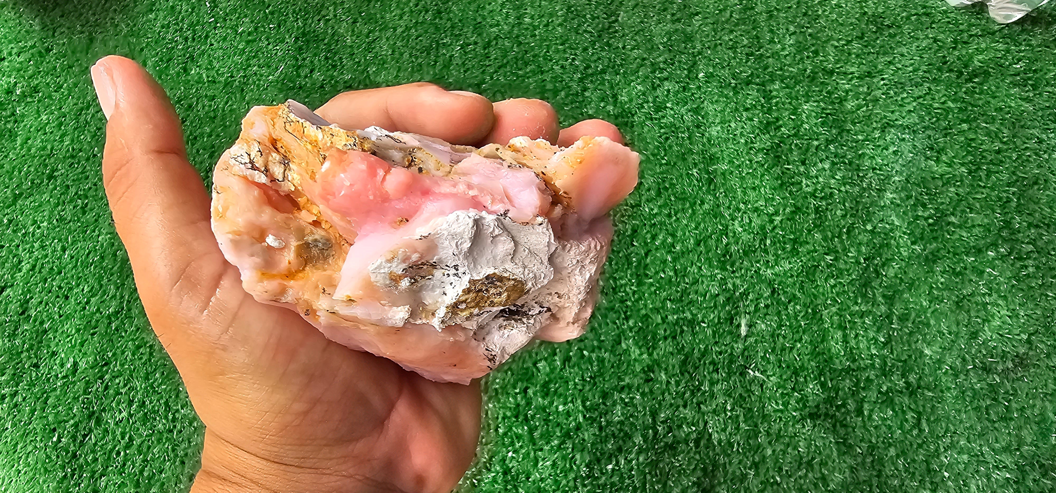 Pink Opal rough (1 pc)