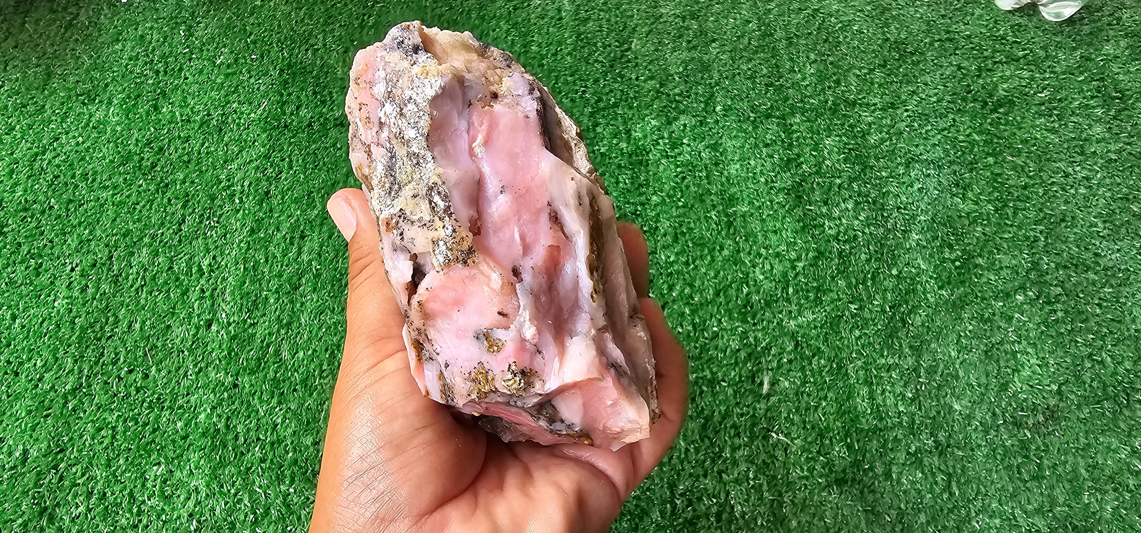 Pink Opal rough (1 pc)