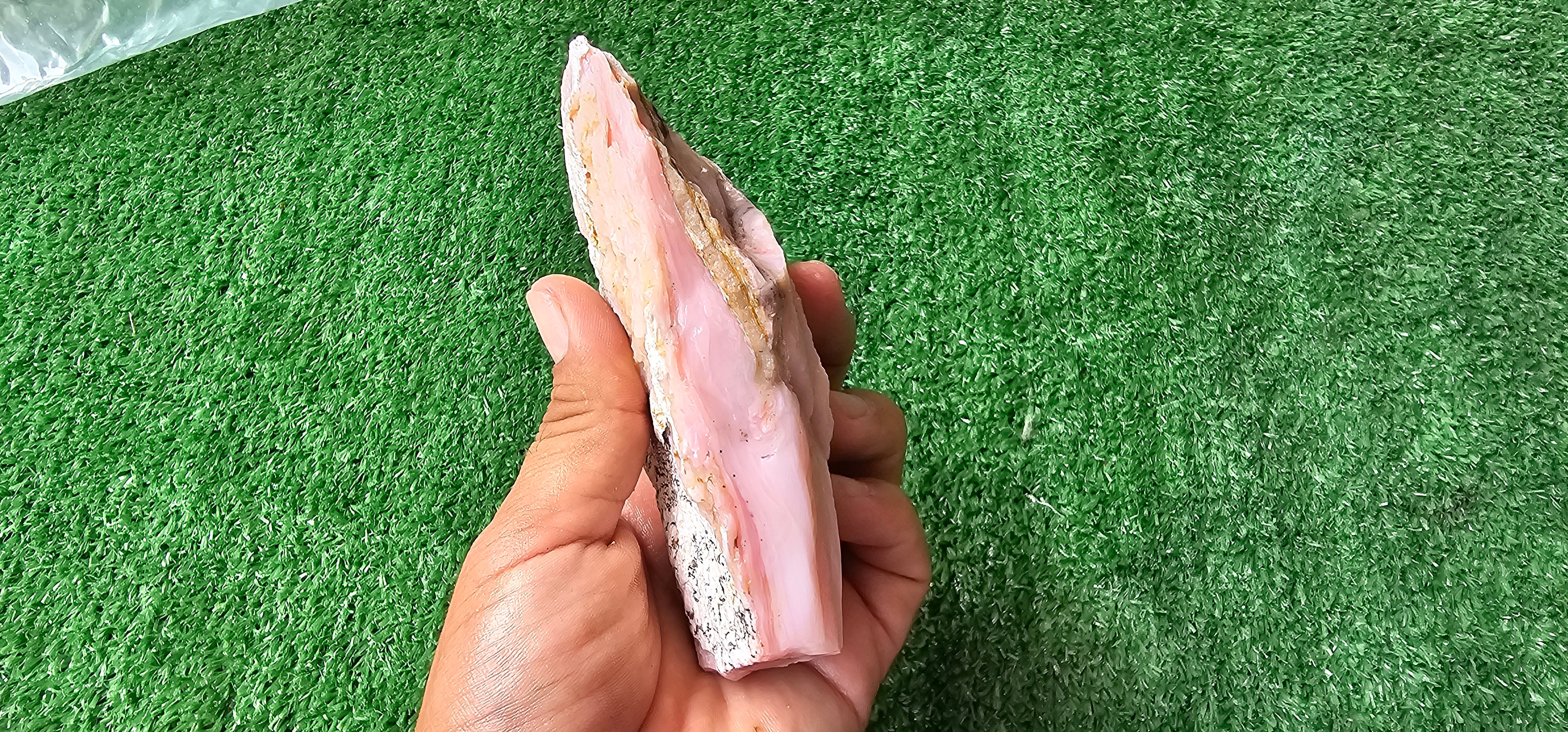 Pink Opal rough (1 pc)