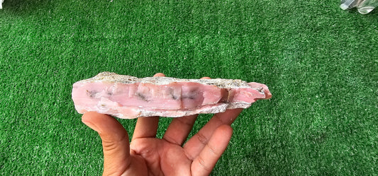 Pink Opal rough (1 pc)