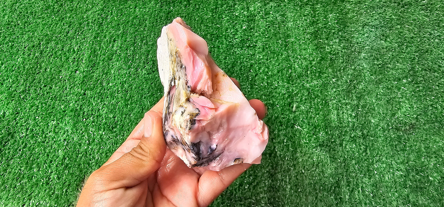 Pink Opal rough (1 pc)