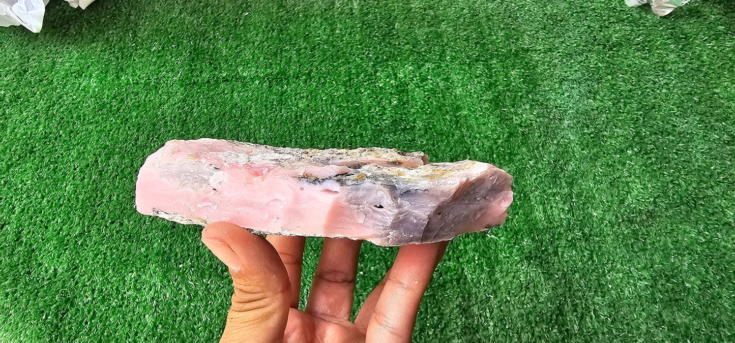 Pink Opal rough (1 pc)