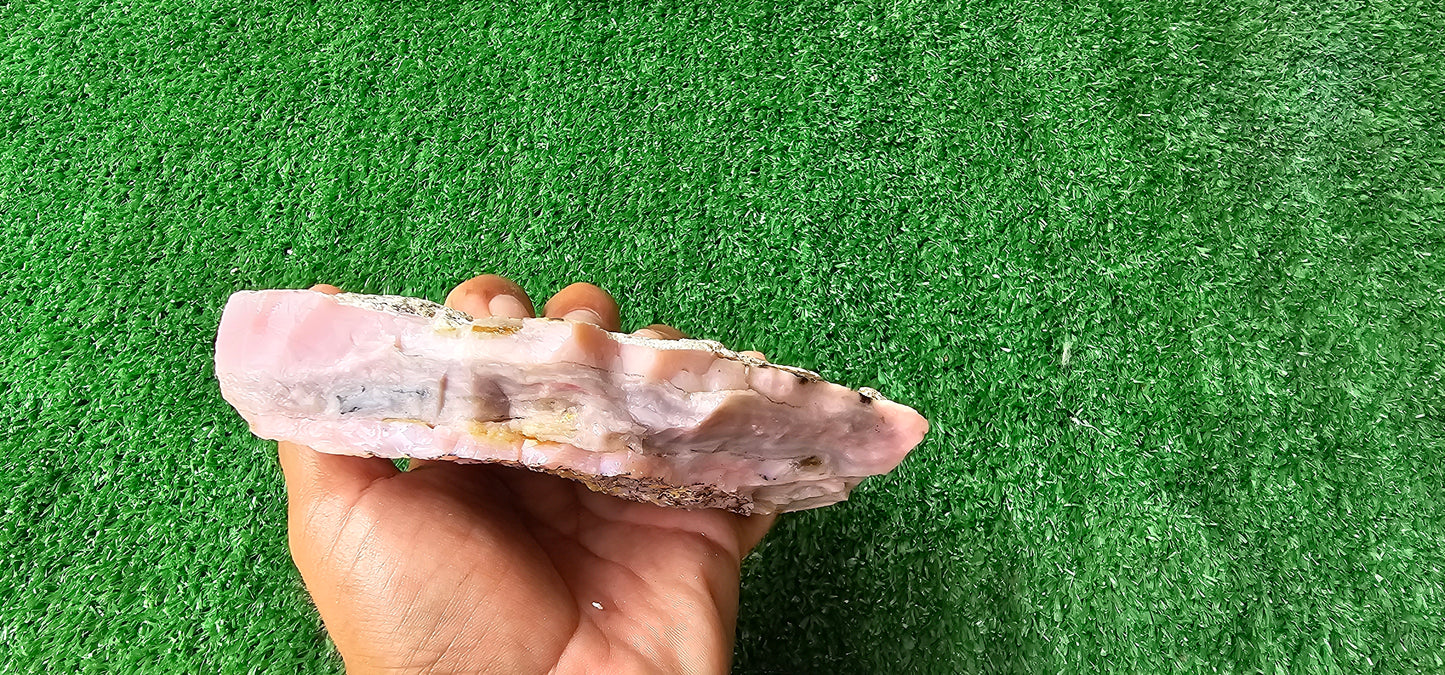 Pink Opal rough (1 pc)