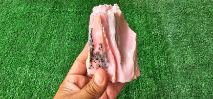 Pink Opal rough (1 pc)